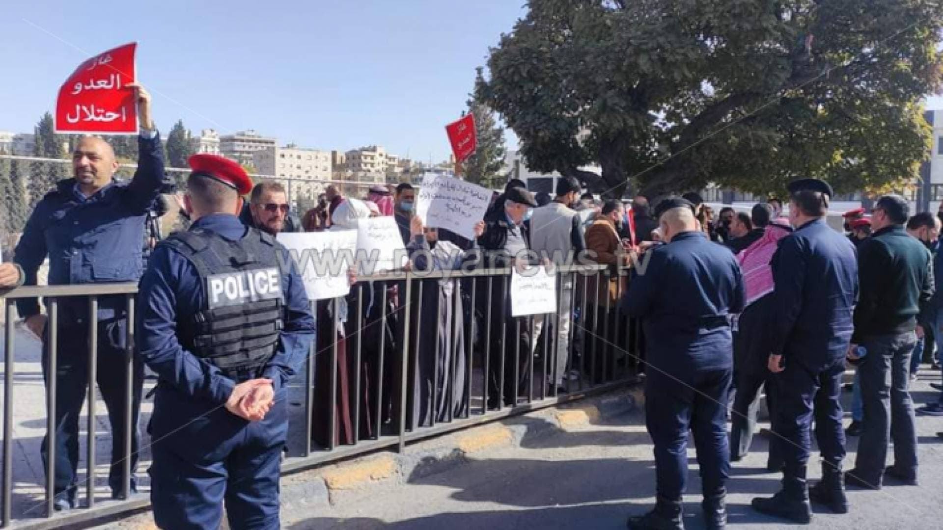 تزامنا مع جلسة النواب.. وقفة تطالب بإسقاط "إعلان النوايا" - فيديو وصور