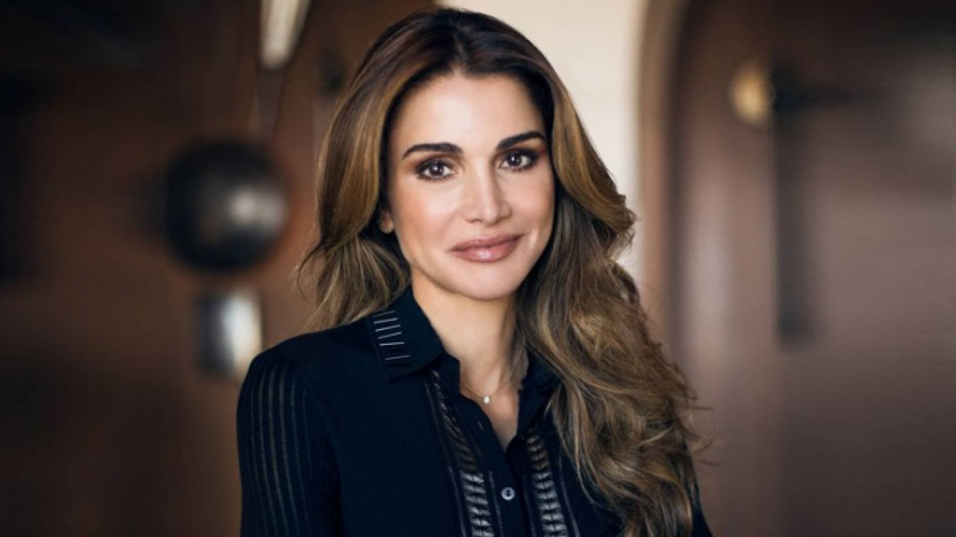 الملكة تهنئ بعيد الميلاد المجيد