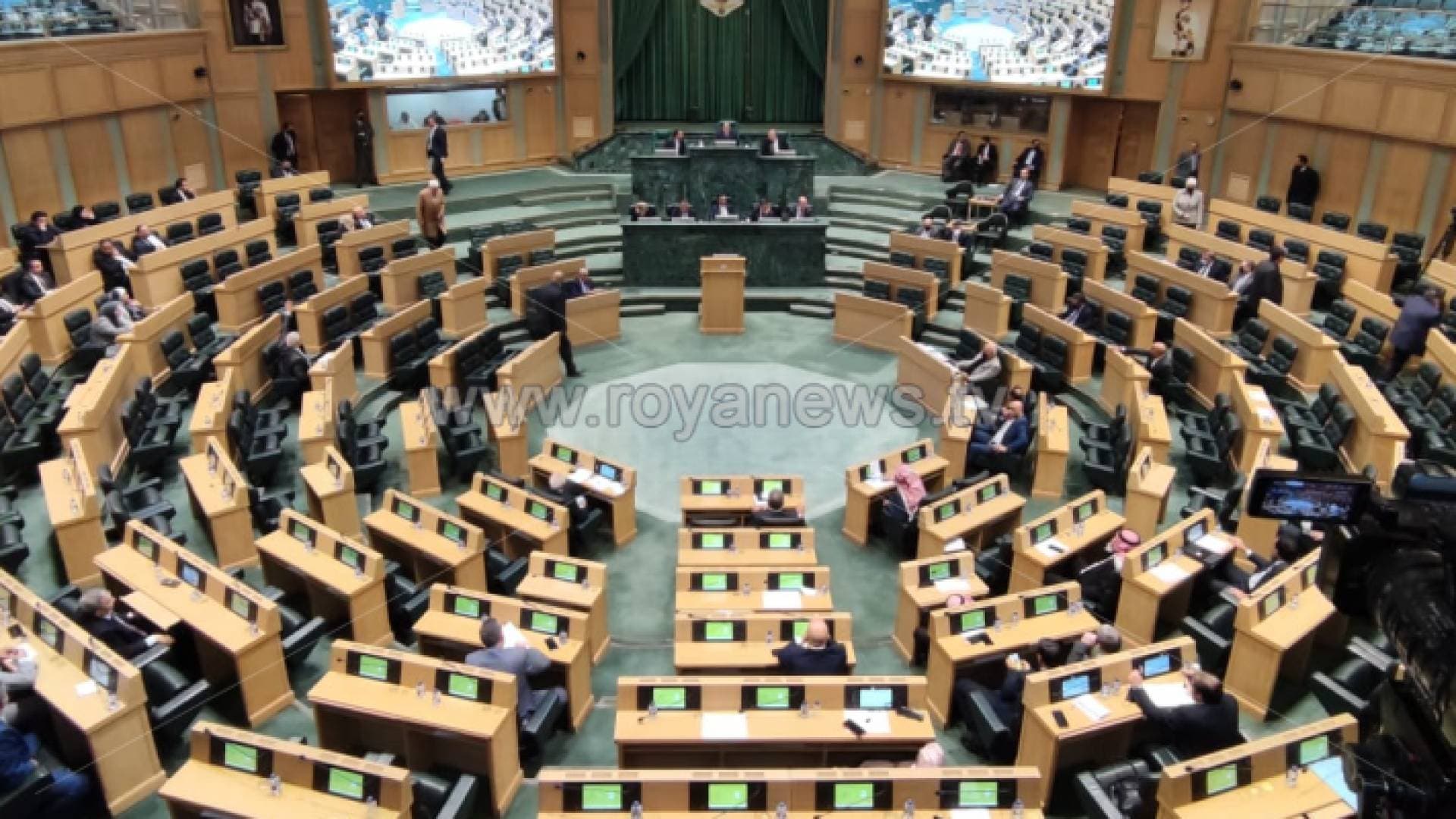 مجلس النواب يحيل وزير المياه السابق إلى مكافحة الفساد - فيديو