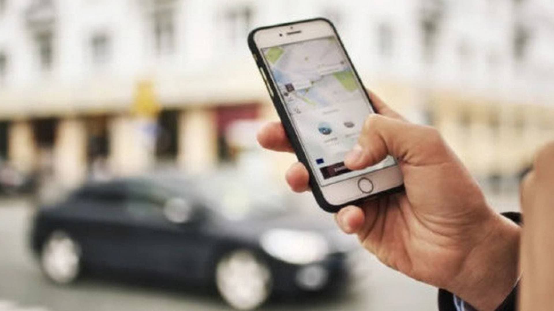 "النقل" تؤكد حرصها على تسهيل عمل وسائط النقل بالتطبيقات الذكية