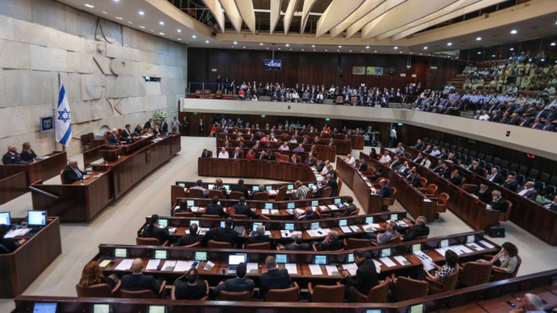 الكنيست يصدق على ٣ قوانين تستهدف الفلسطينيين والأسرى