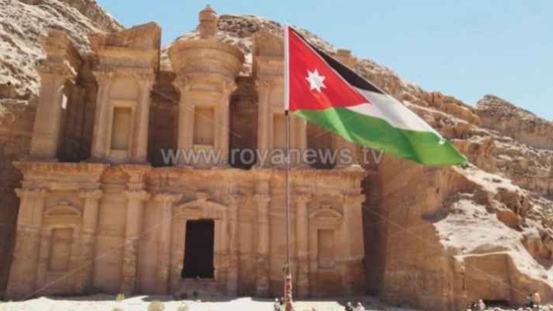 ٢.٤ مليار دولار عائدات قطاع السياحة حتى تشرين الثاني من عام ٢٠٢١