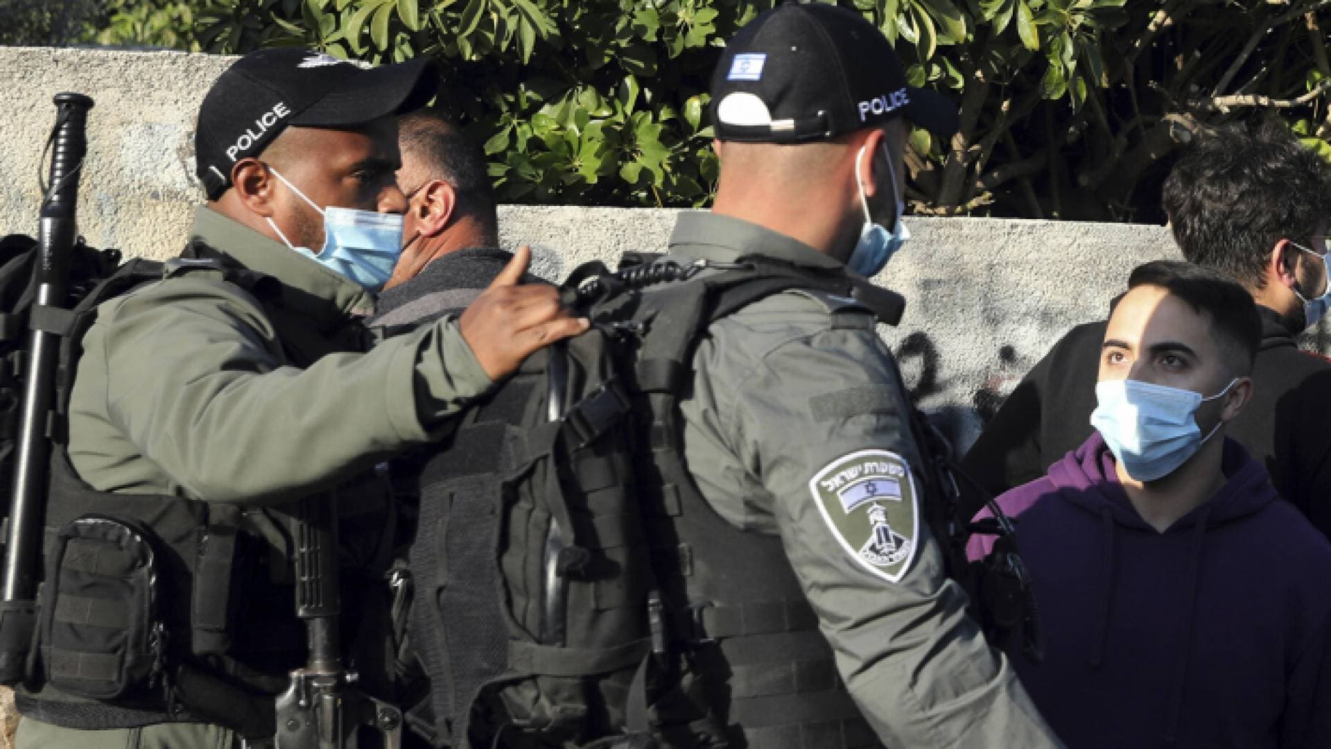 إصابات واعتقالات في قمع الاحتلال وقفة بحي الشيخ جراح