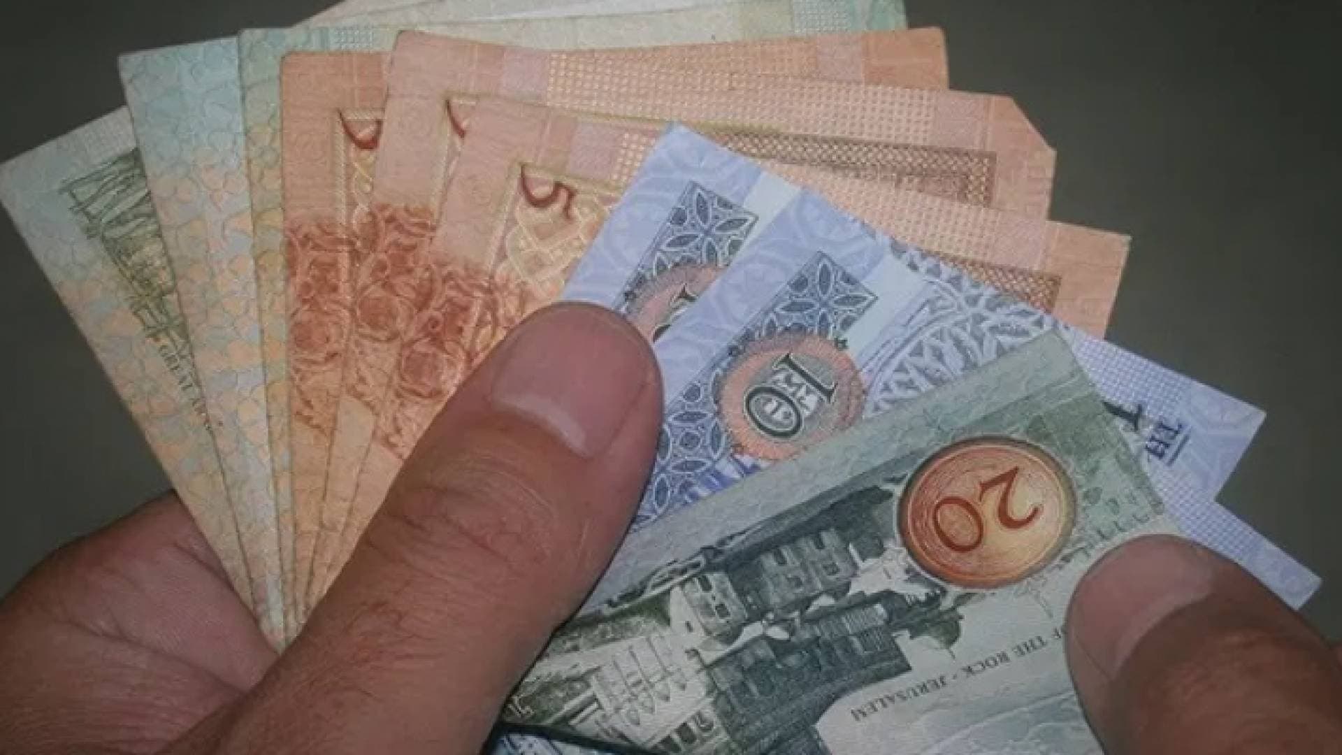 "نقابة العاملين بالتعليم الخاص": مدارس أبلغت معلمين بعدم استحقاق رواتب شهر ١