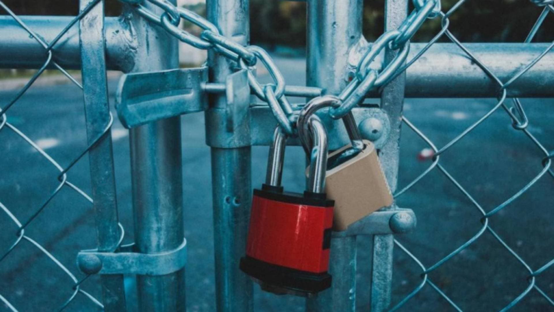 الزرقاء.. إغلاق ٢٣ منشأة لمخالفتها أمر الدفاع ٣٢