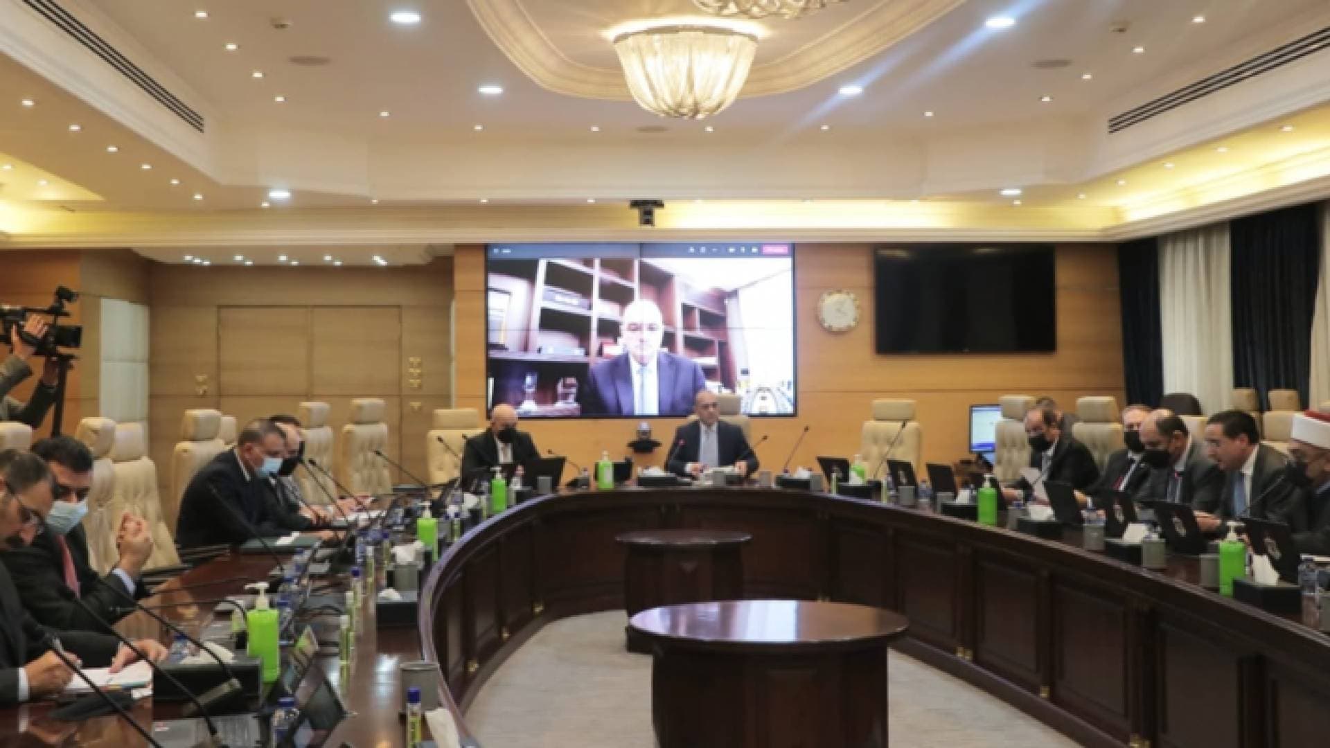 الحكومة تقرر تشكيل لجنة لتحديث القطاع العام