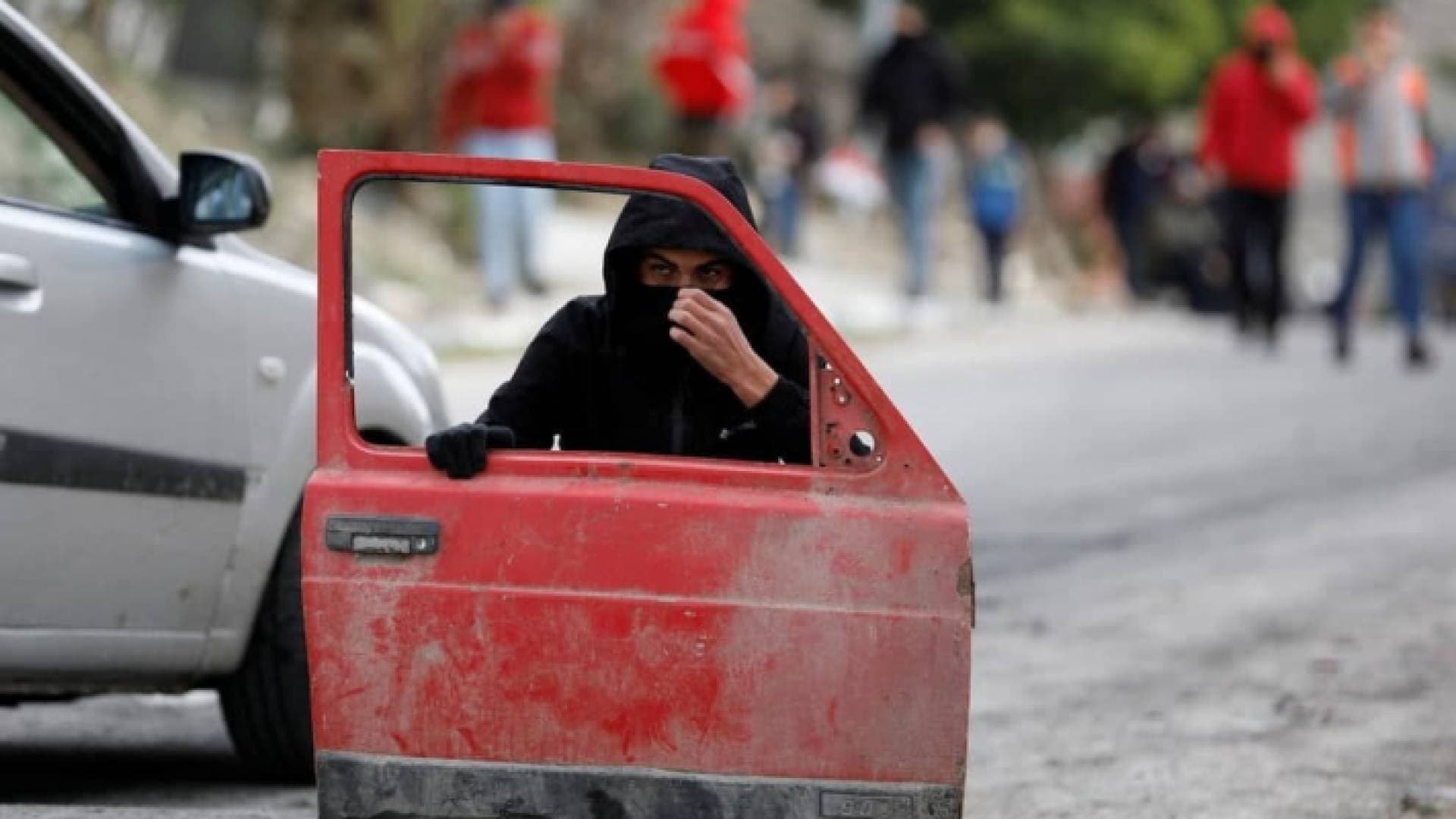 إصابة فلسطينيين خلال مواجهات مع الاحتلال في برقة وبيت دجن وبيتا
