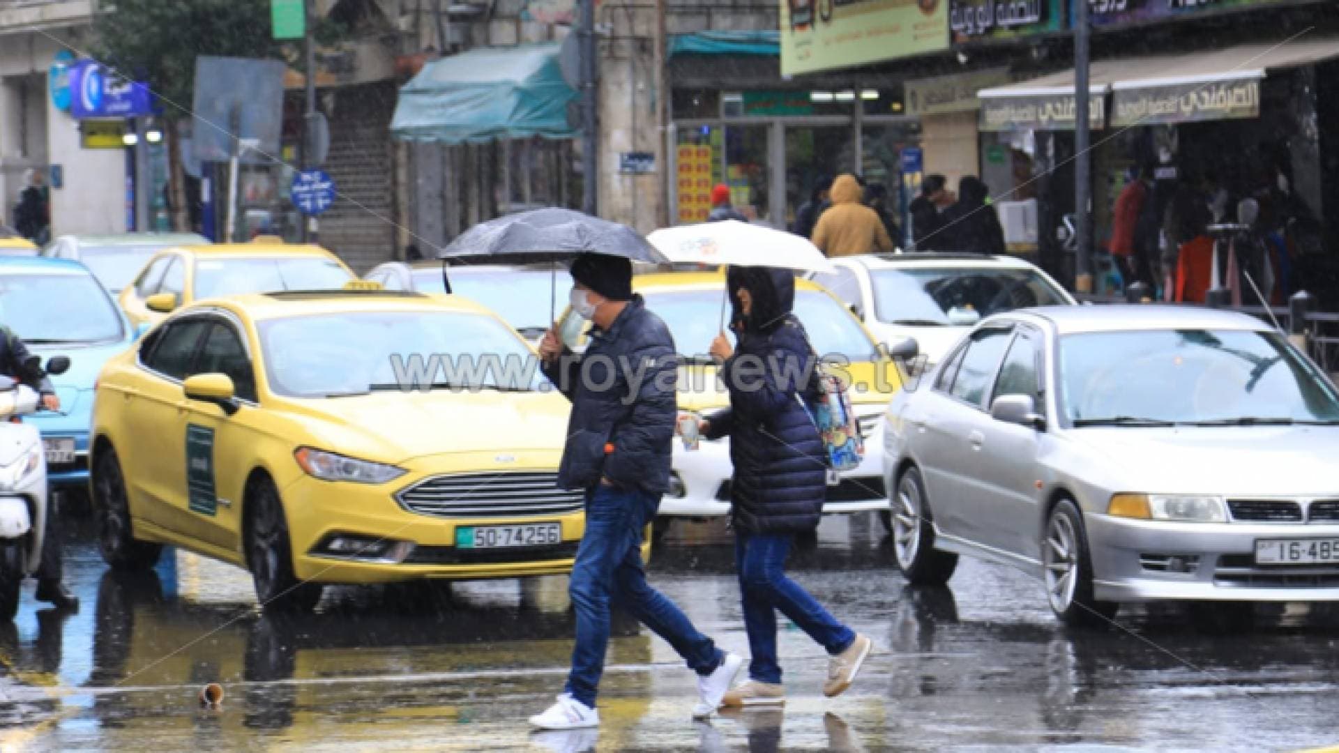 طقس بارد الجمعة مع هطول زخات من الأمطار على أوقات