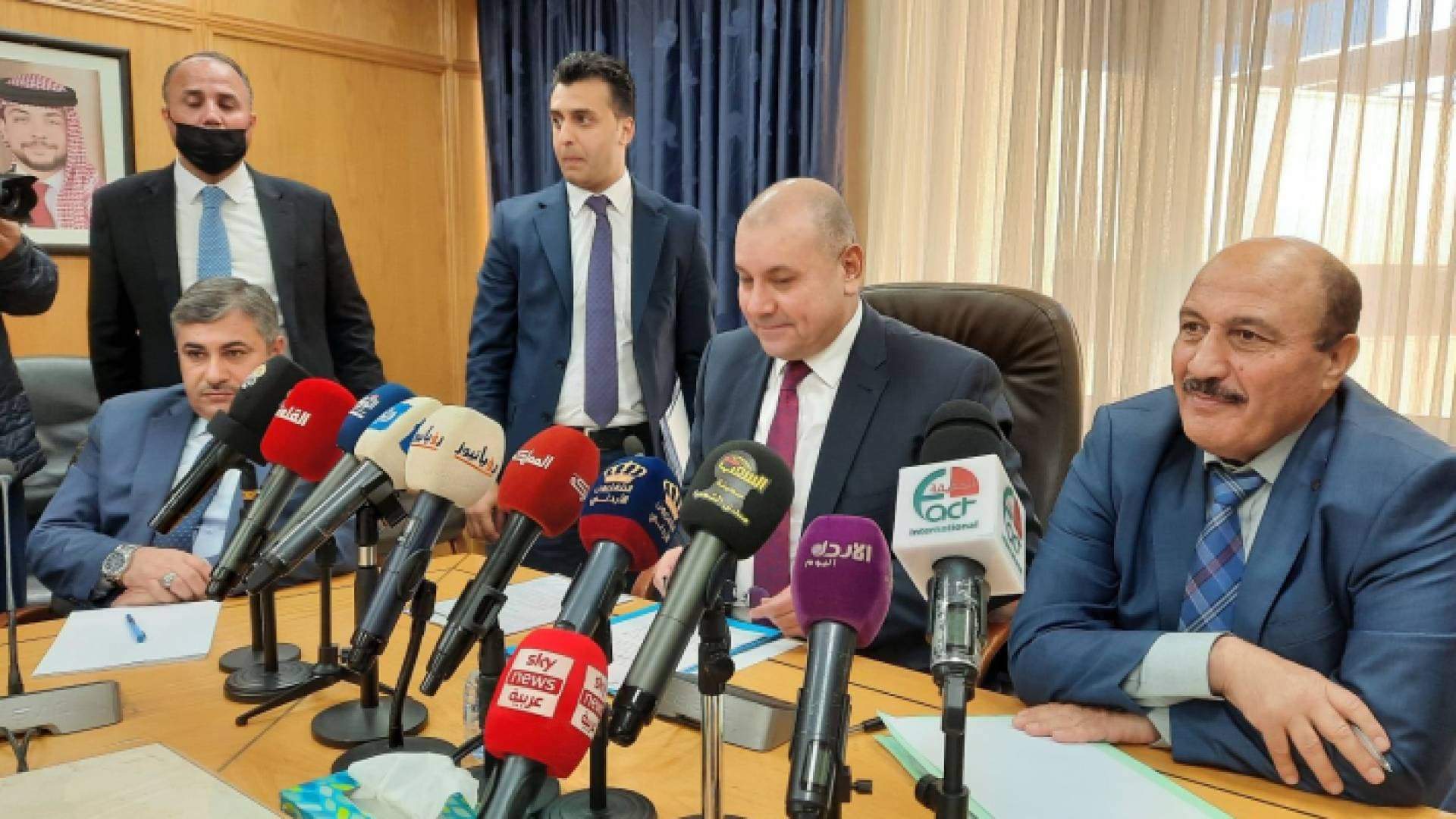 العودات: تغيير اسم مجلس الأمن الوطني والسياسة الخارجية إلى "مجلس الأمن القومي" - فيديو