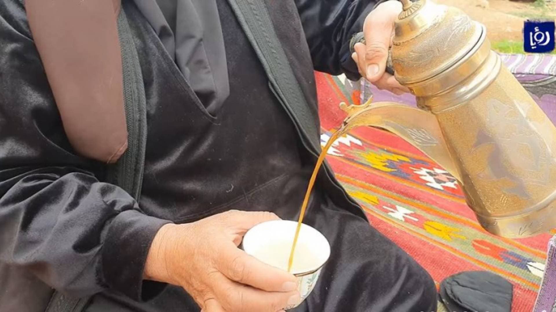 القهوة العربية الأصيلة.. وقصة الفناجين الأربعة - فيديو
