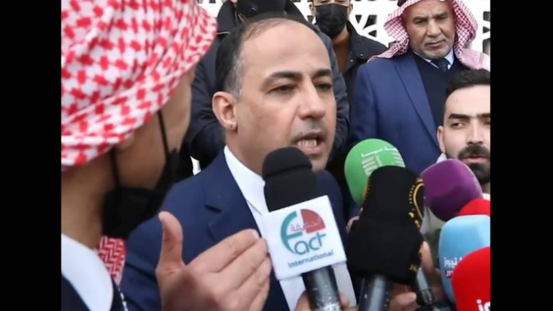 النائب الحياري: سنعتذر للشعب الأردني عن مشاجرة المجلس.. فيديو