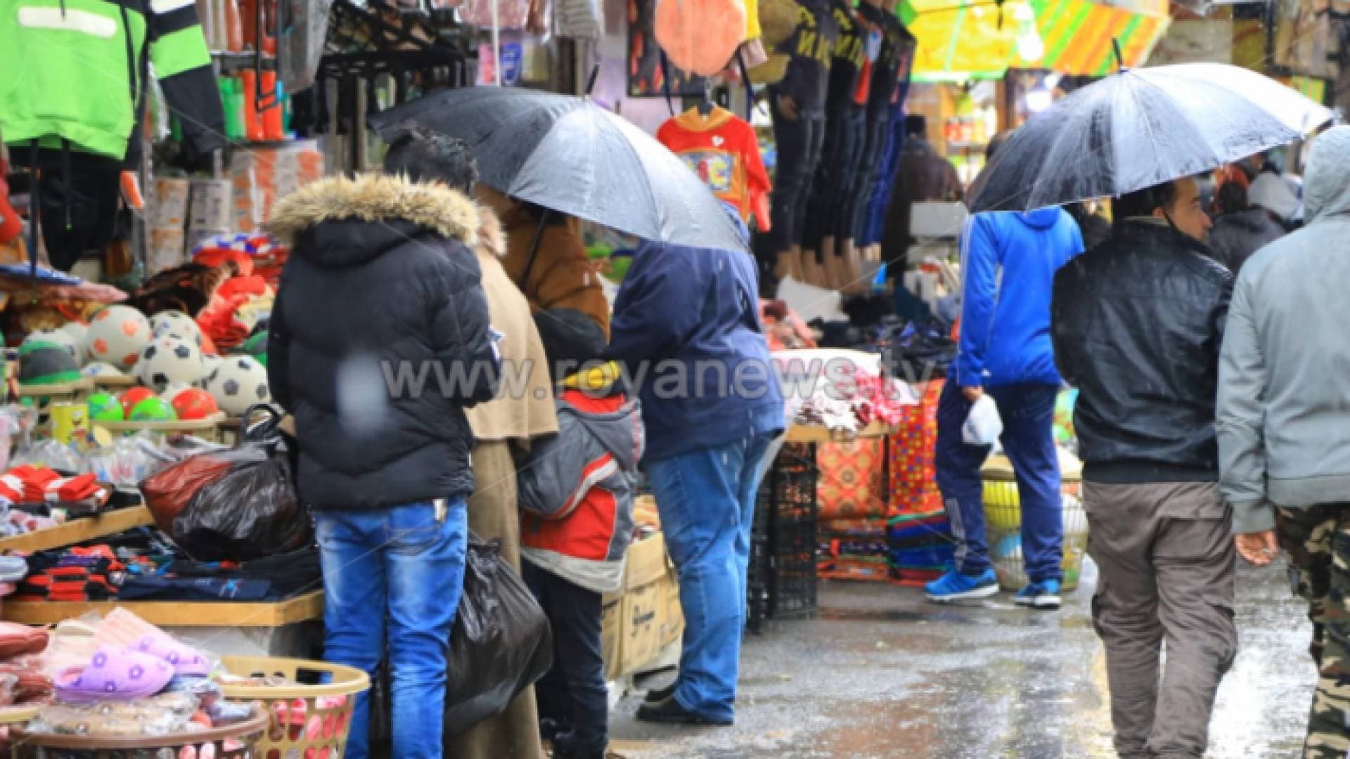 تشديد الرقابة على تطبيق أوامر الدفاع في احتفالات رأس السنة بالزرقاء