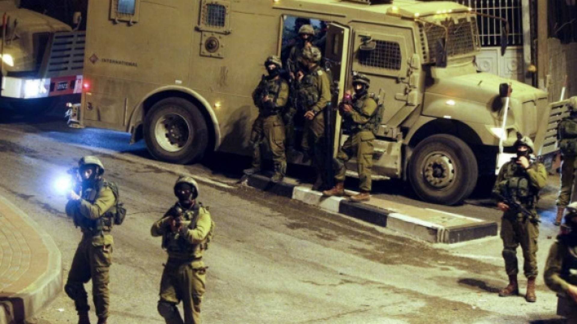 الاحتلال يعتقل عددا من الفلسطينيين بالضفة والقدس ومواجهات بالبيرة