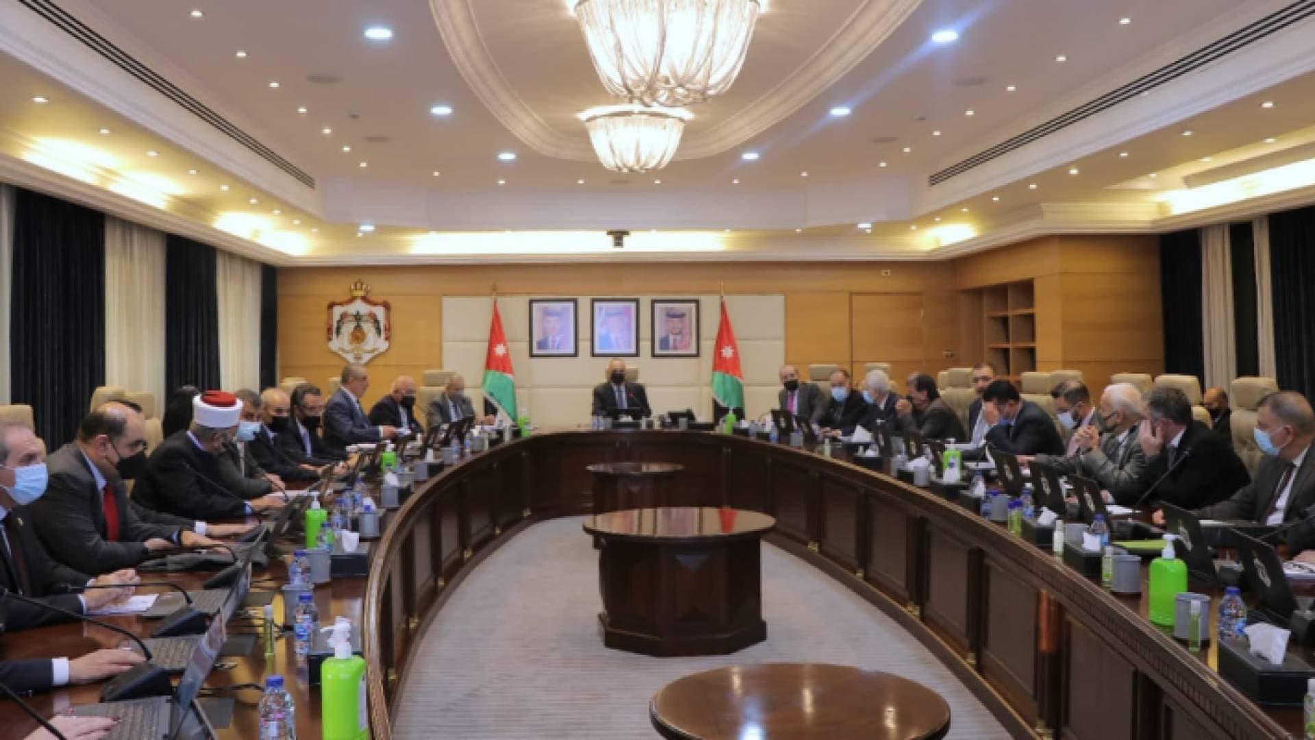 الحكومة تمدد إعفاء الشقق والأراضي من رسوم التسجيل والضريبة.. تفاصيل