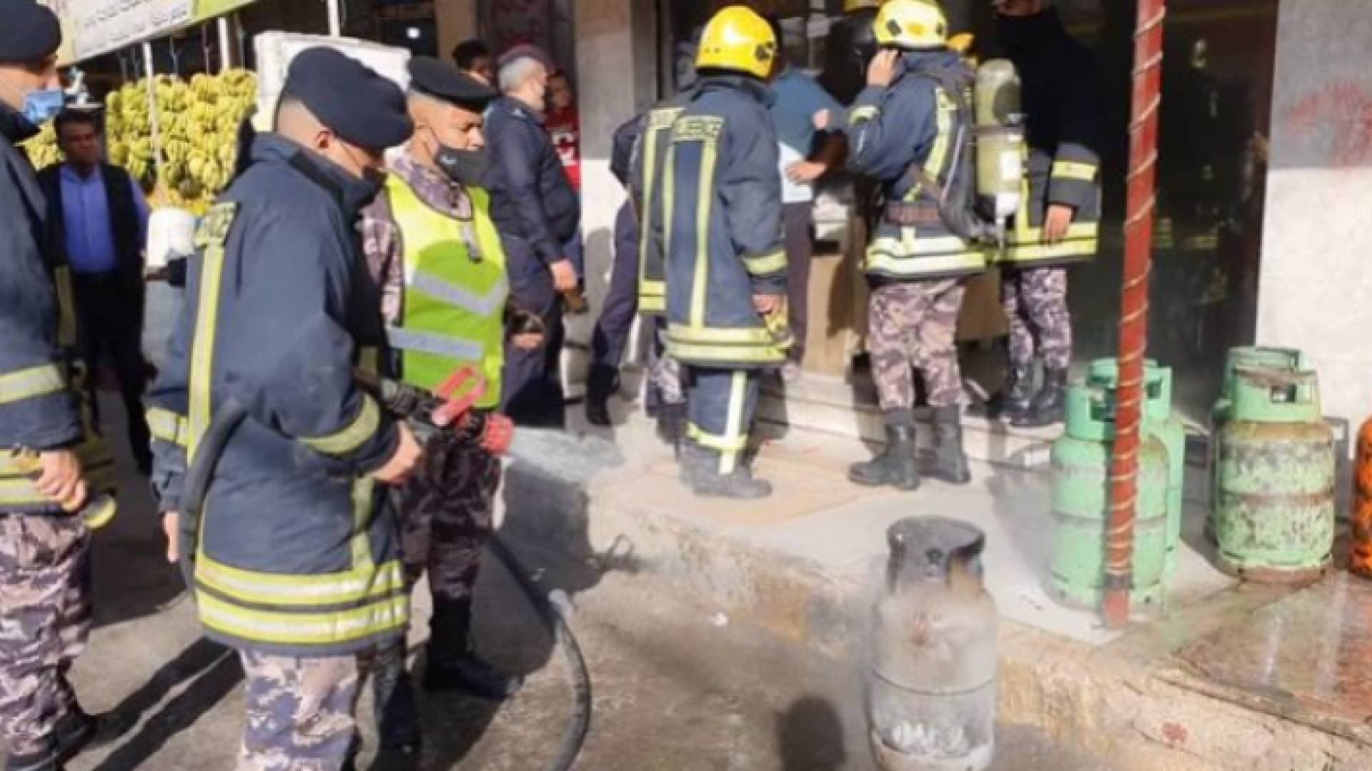 السيطرة على حريق محل كهربائيات في عجلون دون وقوع إصابات