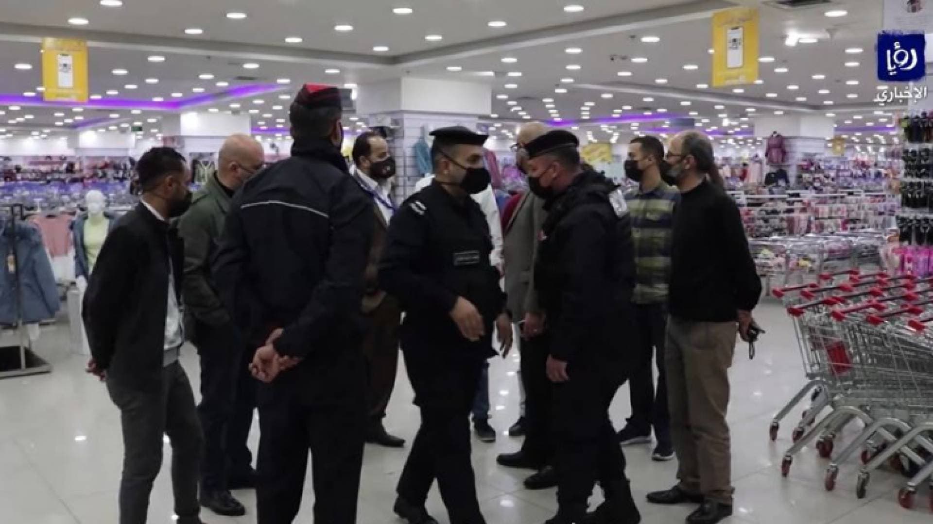 حملة أمنية على الأسواق والمحال التجارية في الزرقاء - فيديو