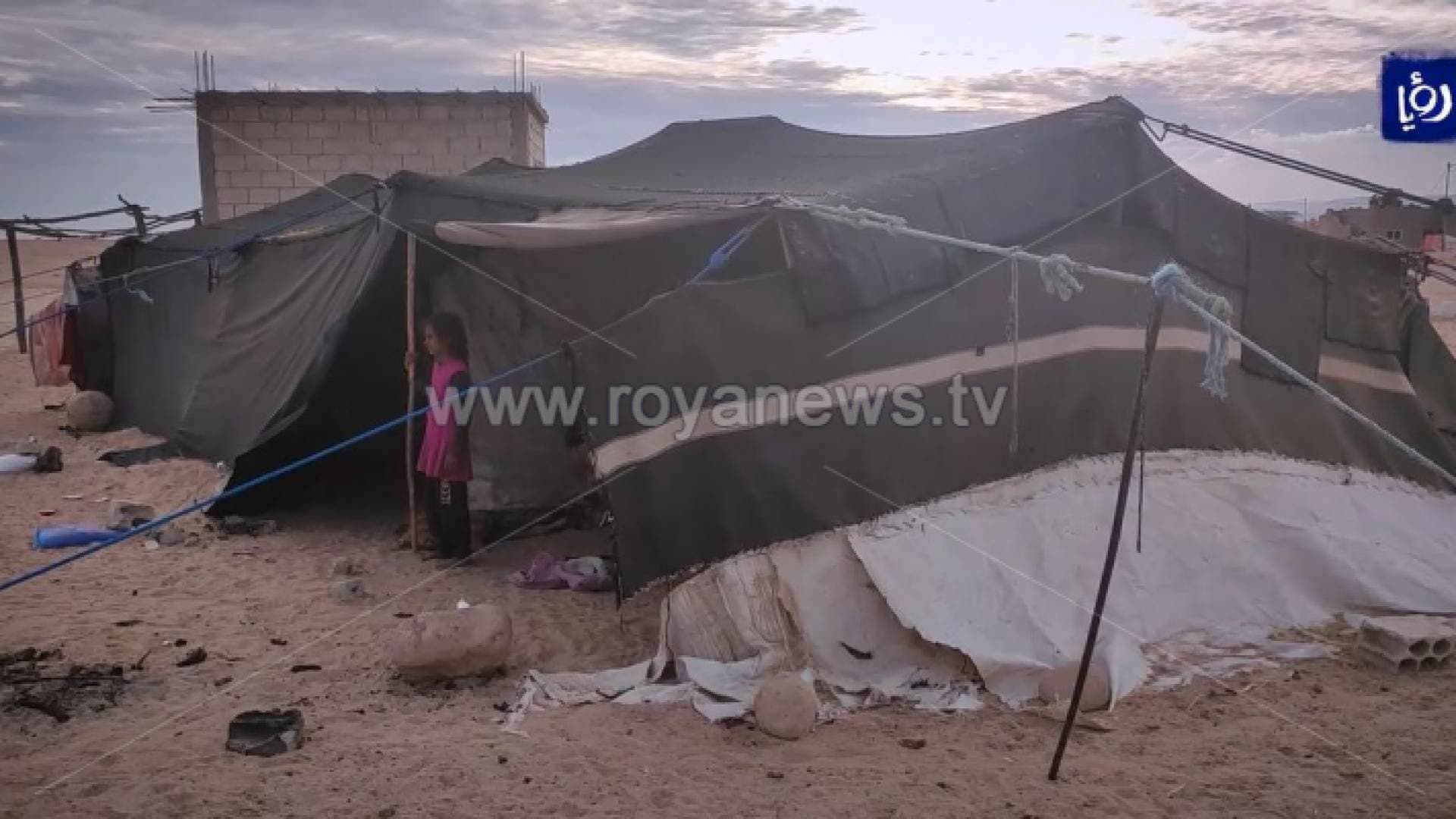 بعد عرض "رؤيا" قصة عائلة أردنية تفترش الأرض وتلتحف السماء.. هذا ما حدث معهم - فيديو