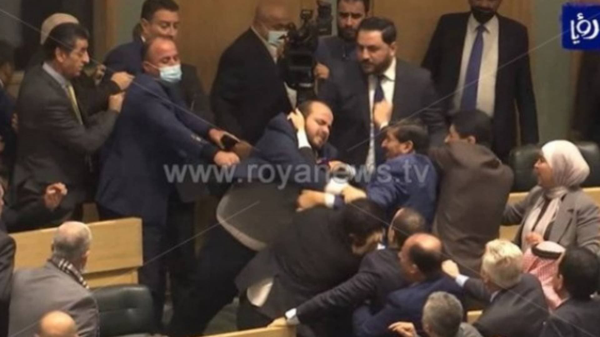 النائب فريحات لـ"رؤيا": قنوات هندية نقلت مشاجرة النواب - فيديو