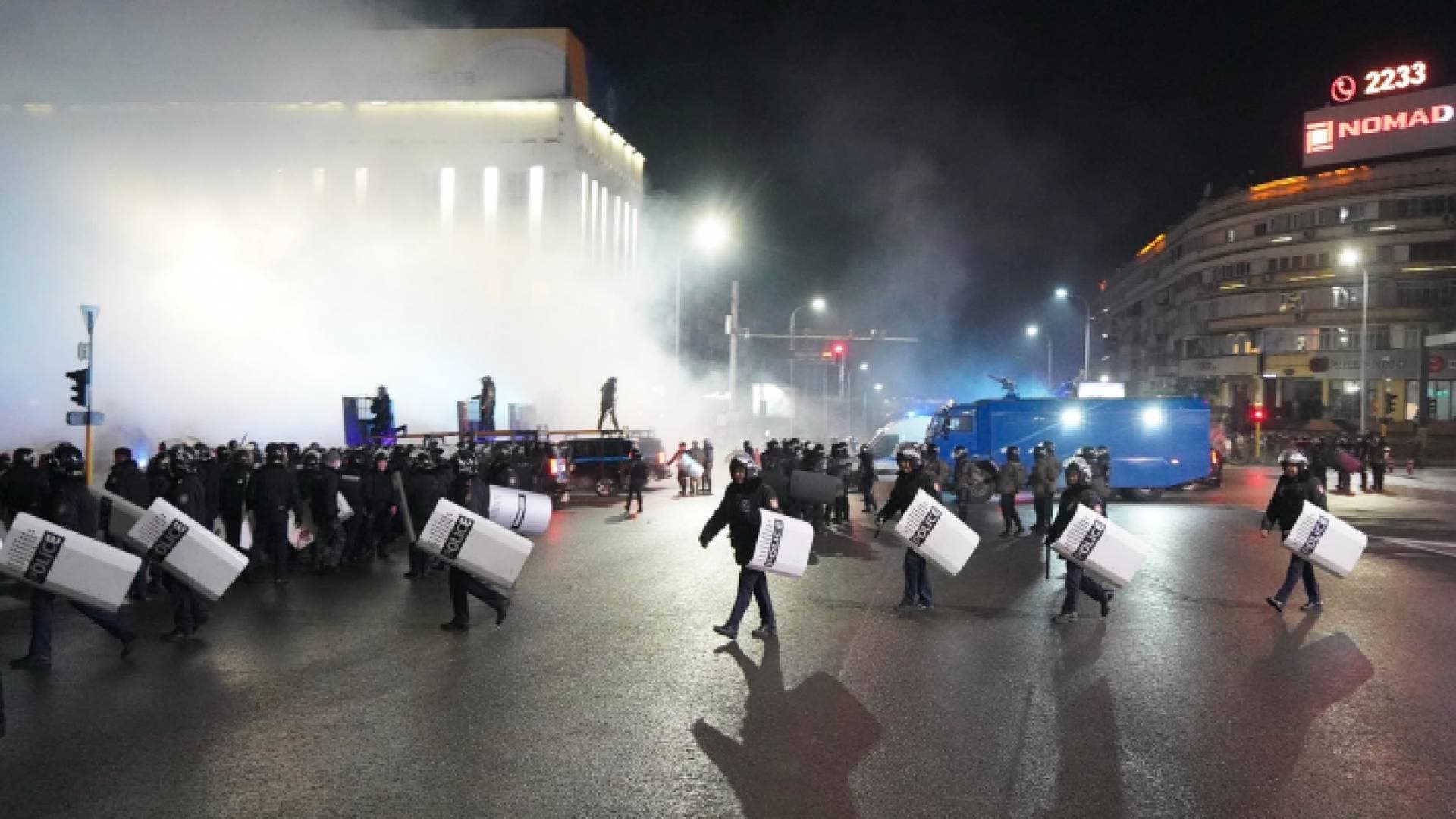 موسكو: ١٢ طائرة عسكرية لنقل معدات وجنود إلى كازاخستان