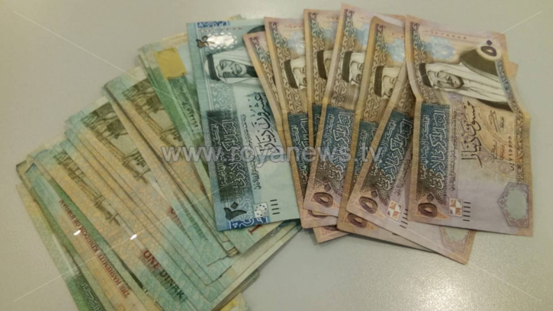 الخصاونة: الدينار الأردني مستقر وصلب جدا