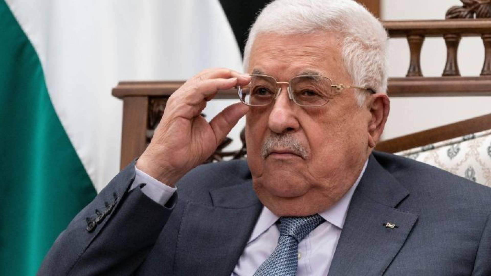 محمود عباس يهاتف رئيس الاحتلال الإسرائيلي معزيا بوفاة والدته