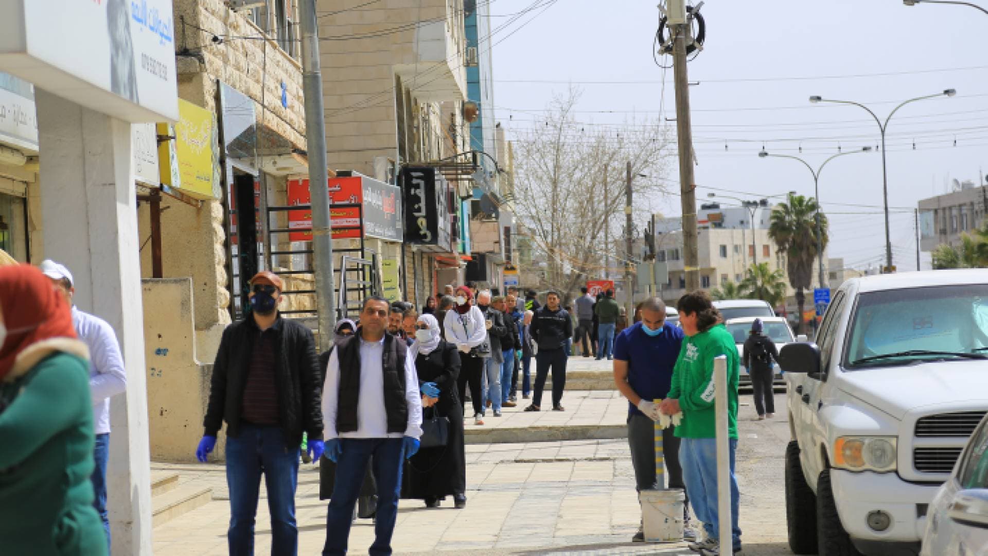 المفرق.. ٨٥٠٠ دينار غرامة بحق ١٧ شخصا أسهموا في نشر كورونا