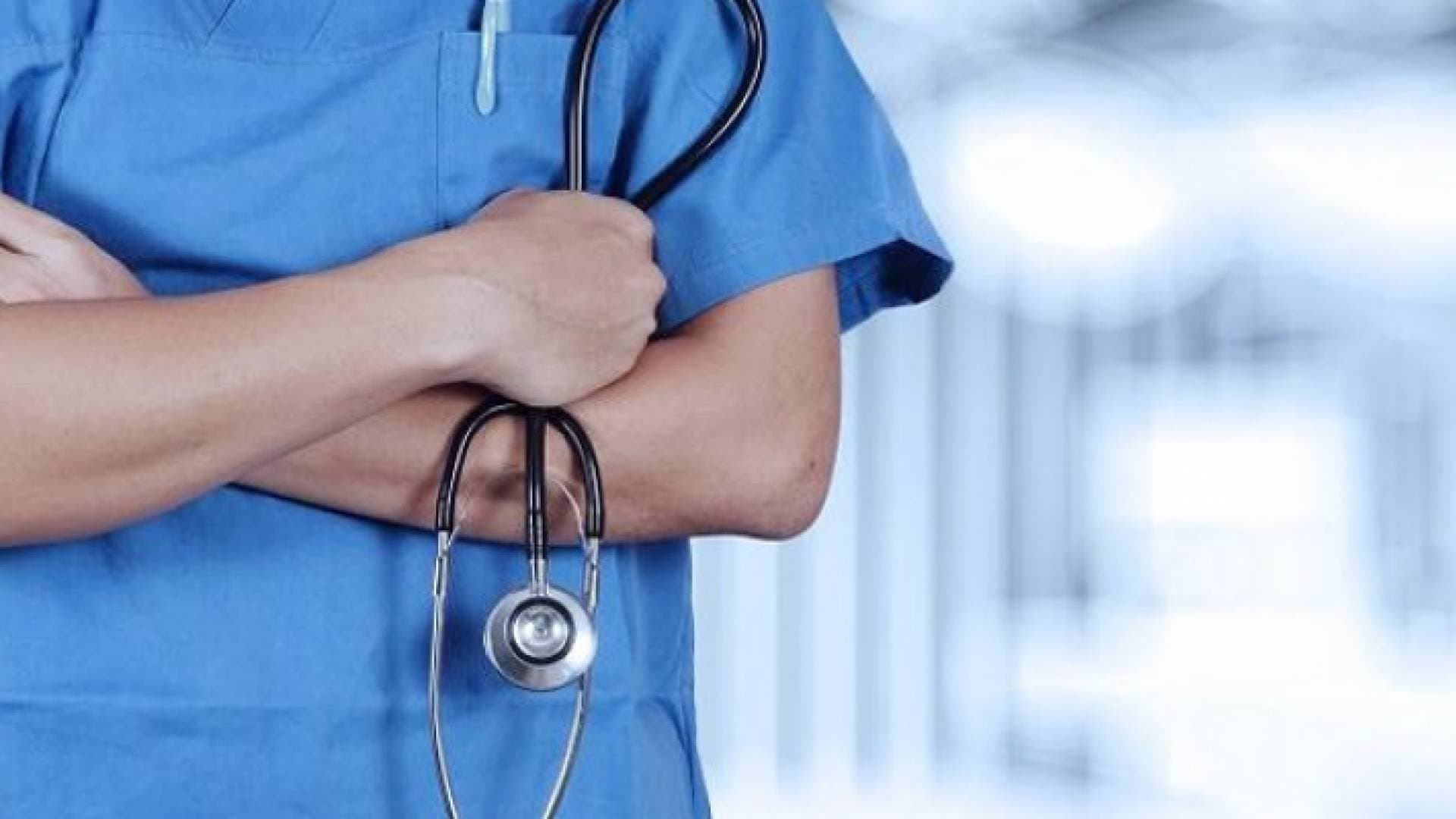"الممرضين" تطالب برفع علاوة منتسبيها إلى ٣٥%