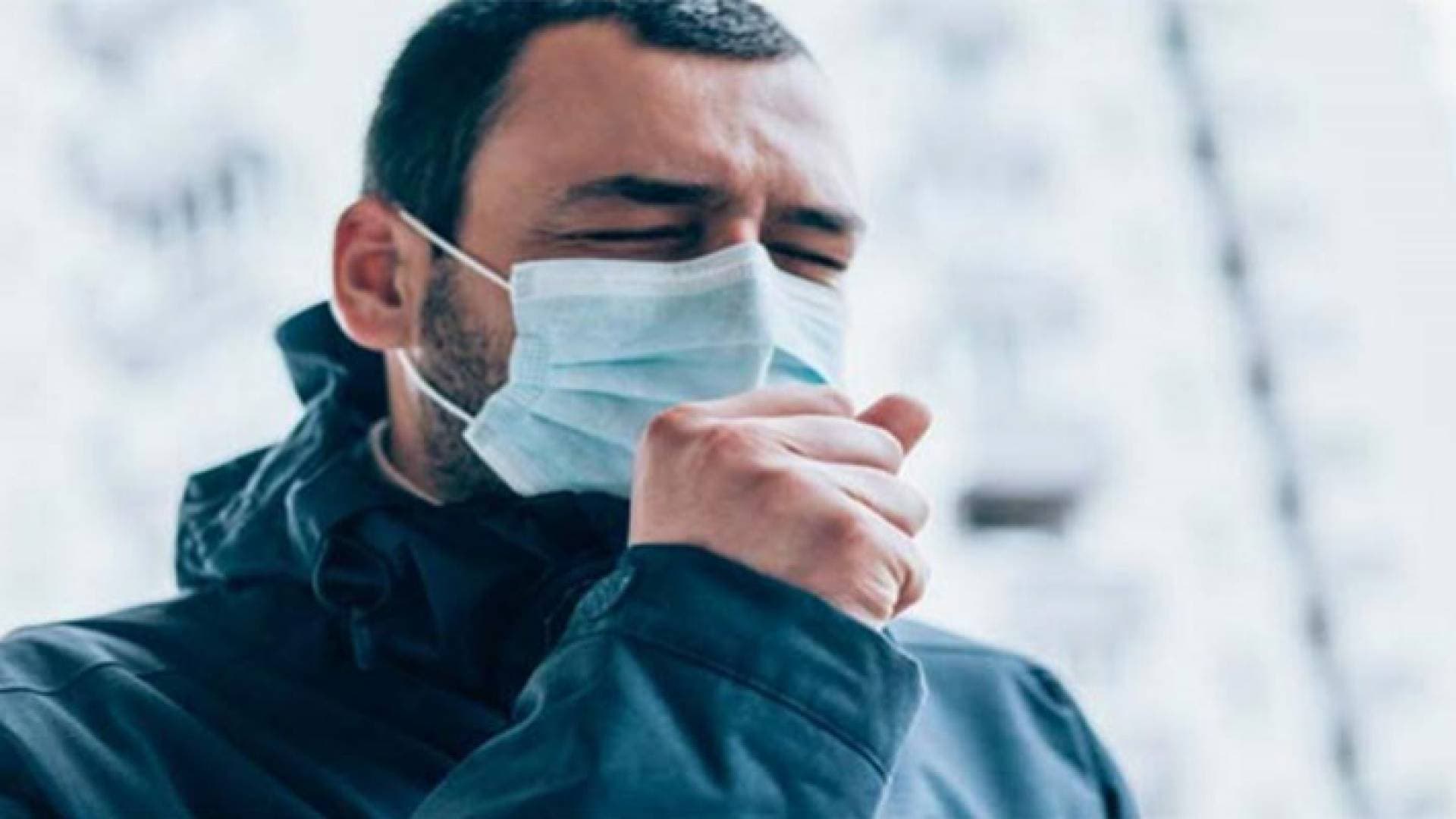 أوميكرون.. مرضى يعانون من عارض جديد وآلام الحلق "علامة أولى" للإصابة