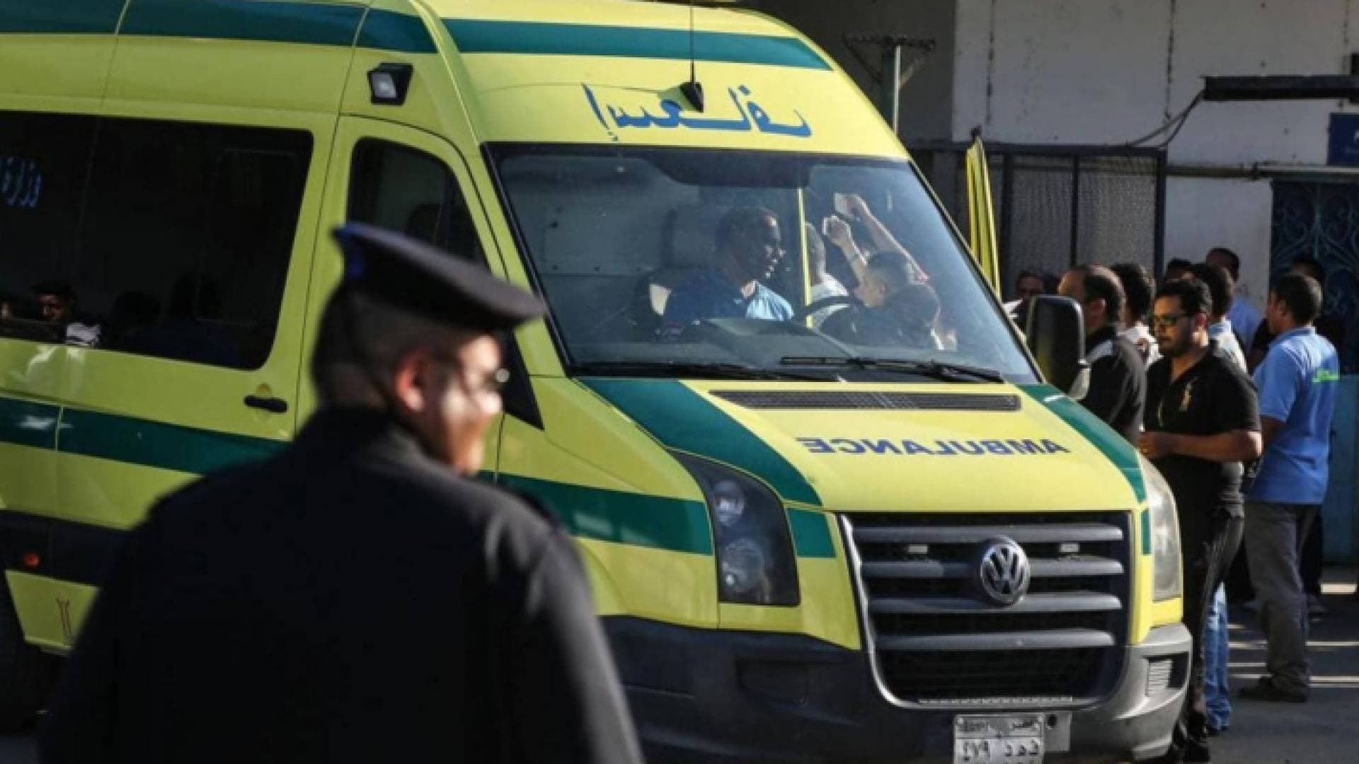 فاجعة أليمة بمصر.. يلقي ابنته ويقفز خلفها ليسقط جثة هامدة