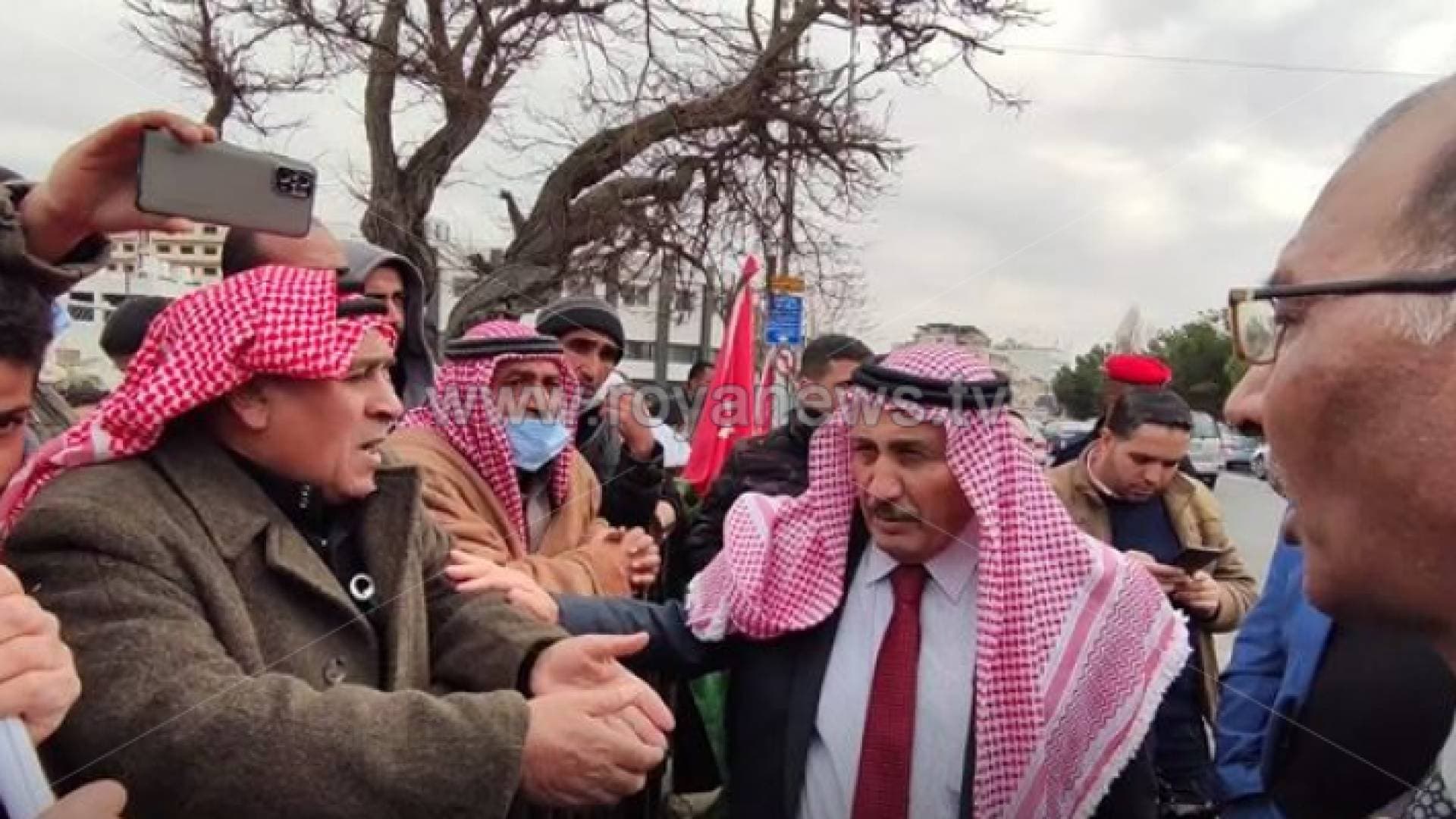 وقفة أمام "النواب" لعائلات من الكرك تطالب بتنفيذ وثيقة الجلوة