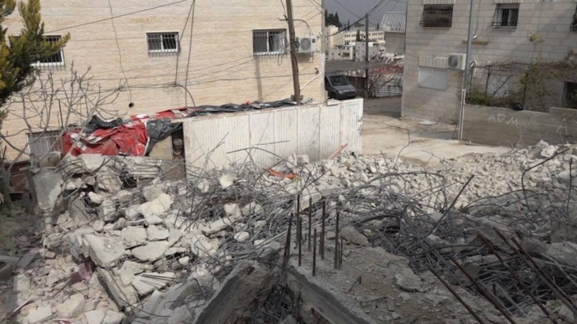 الاحتلال يجبر عائلتين على هدم ٤ من منازلها في القدس