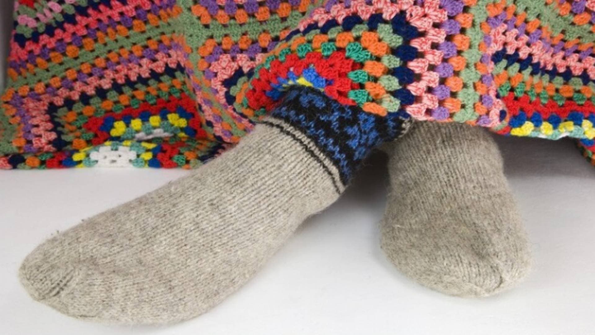 طبيب روسي يكشف عواقب برودة القدمين