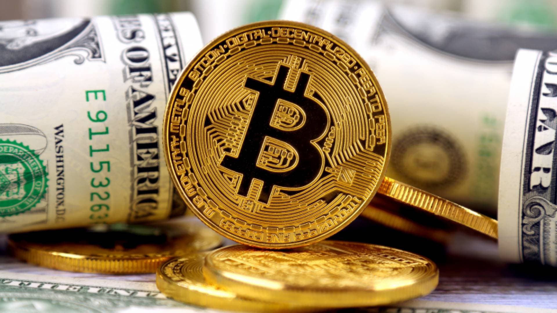 بتكوين تقفز إلى مستويات ٤٠ ألف دولار