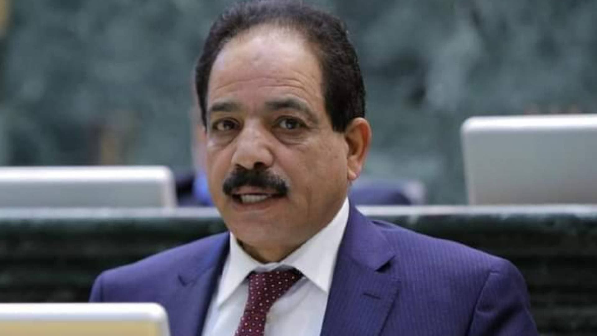 النائب العبادي: الشباب يصرخون بأعلى صوتهم "نحتاج الوظائف ولقمة العيش" - فيديو