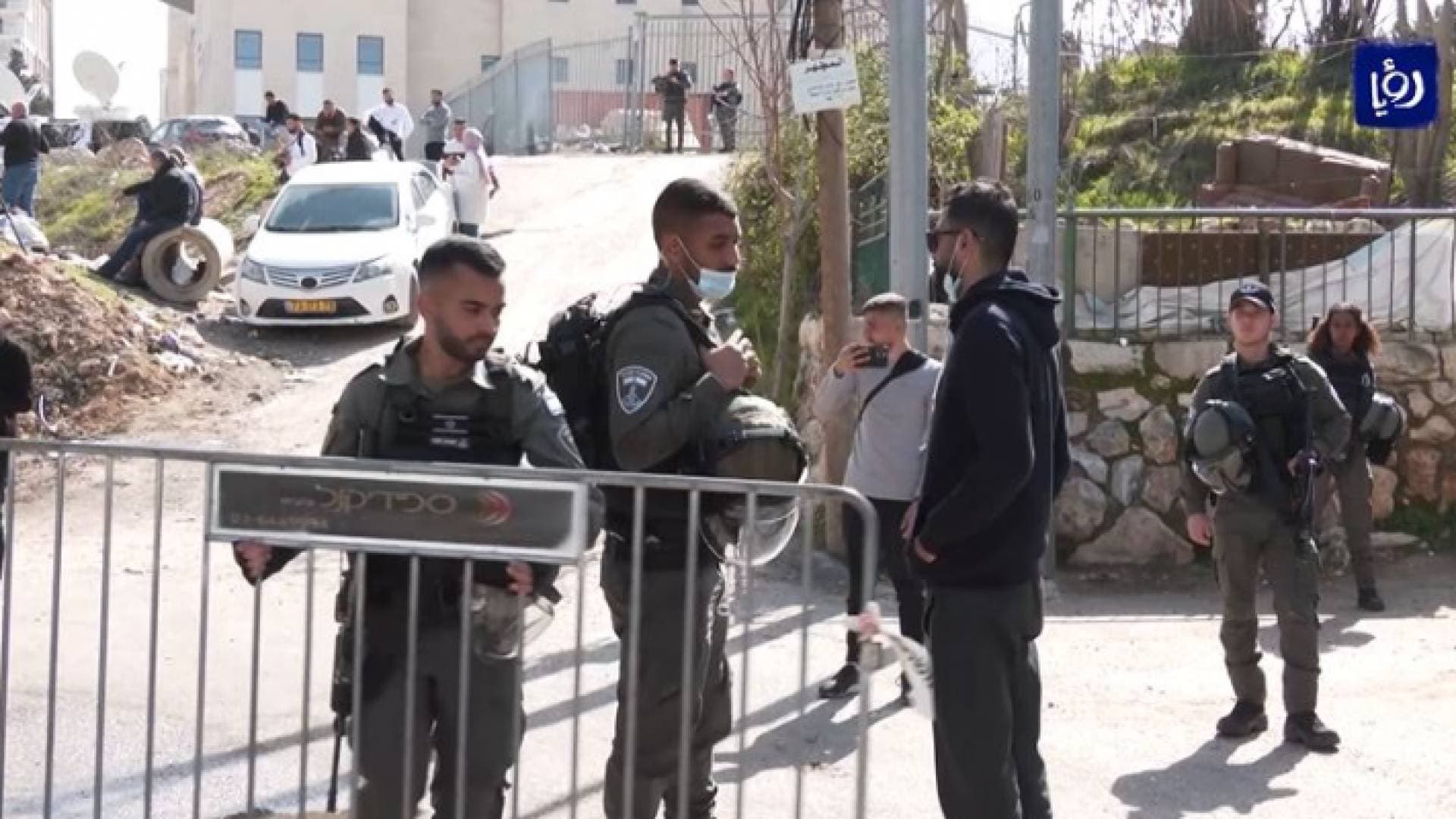الاحتلال الإسرائيلي يمنع وصول المتضامنين لحي الشيخ جراح - فيديو
