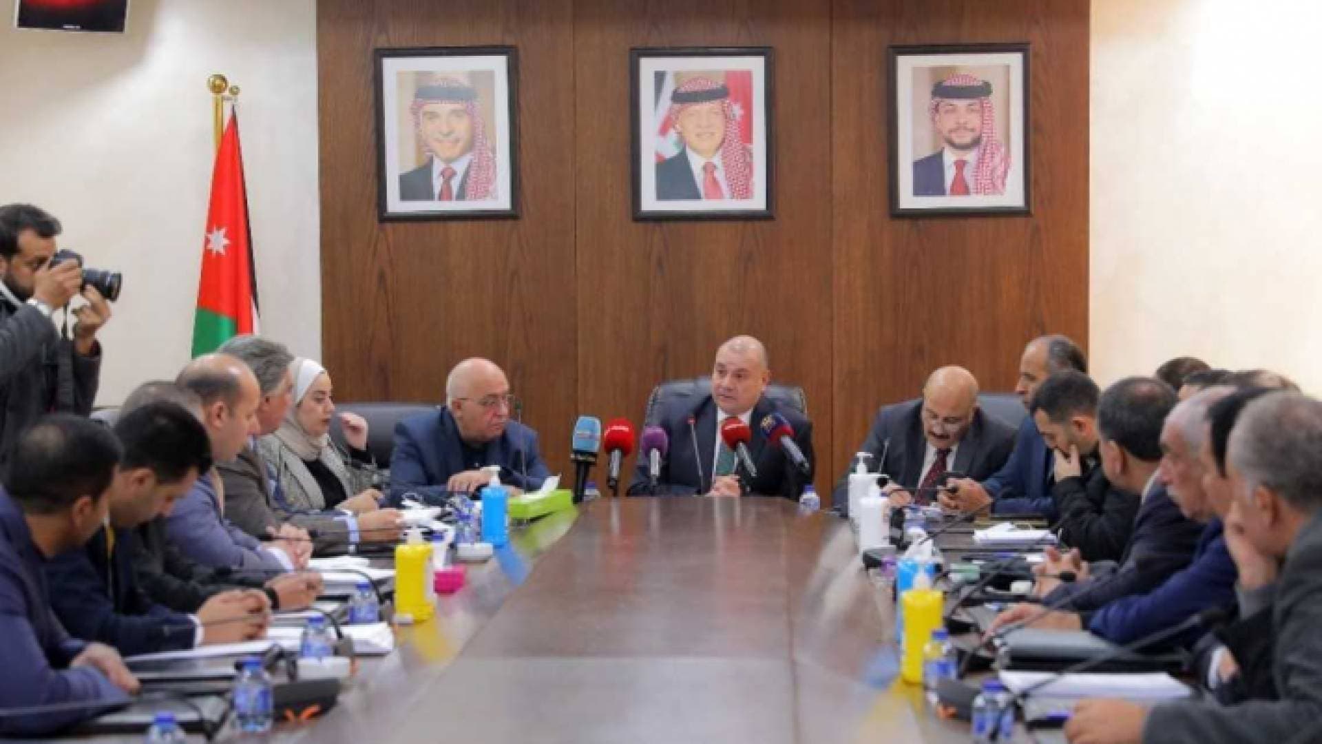 قناصل فخريون يبدون ملاحظاتهم على قانوني الانتخاب والأحزاب