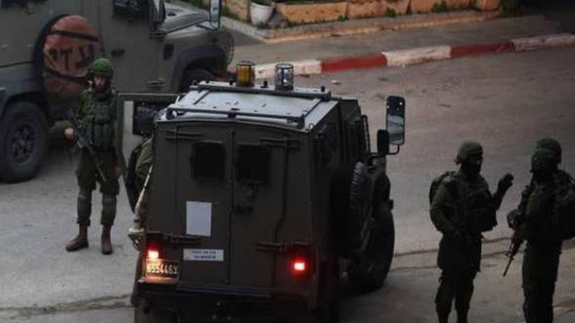 الاحتلال يغلق حاجز حوارة في نابلس