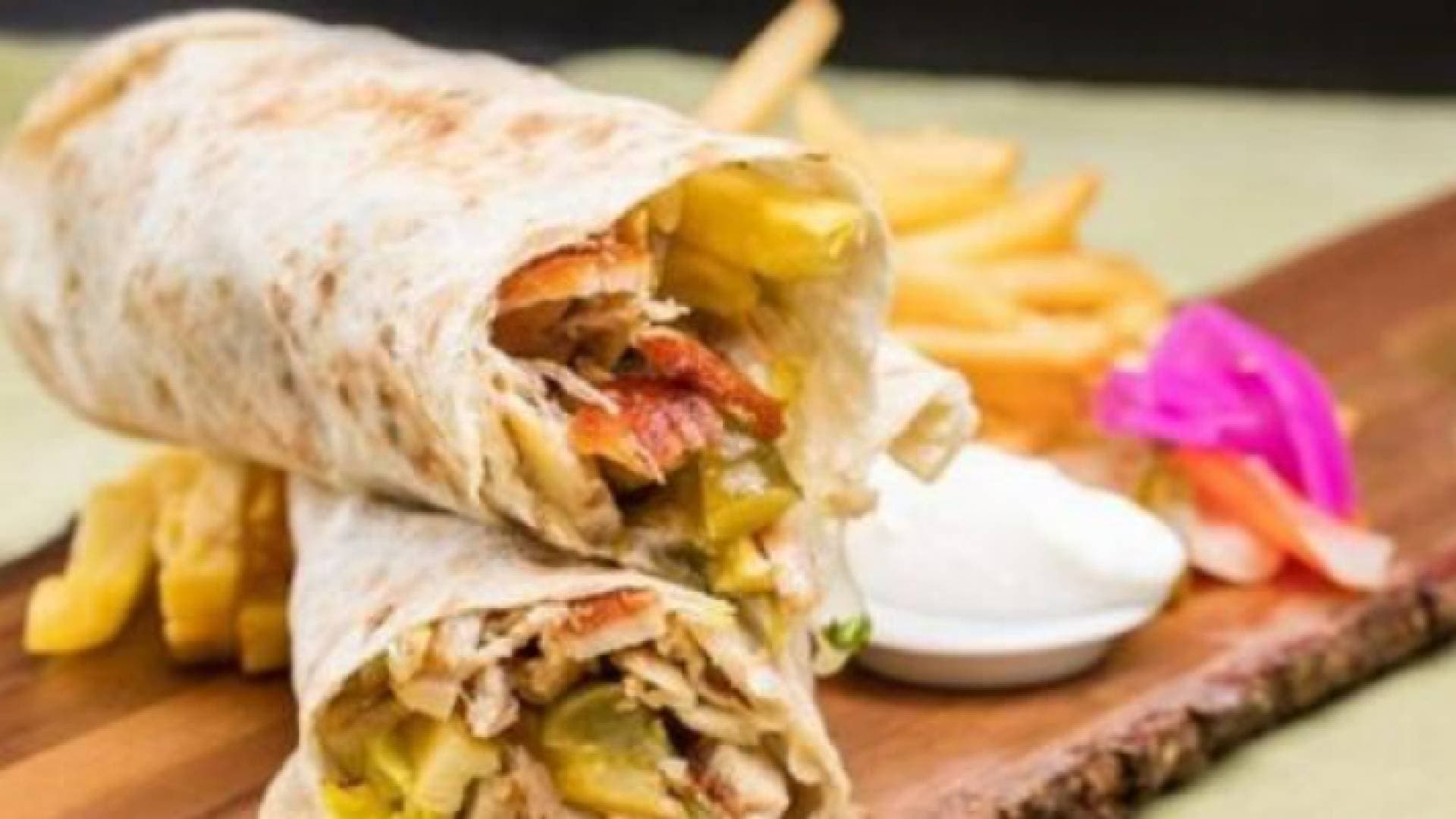 إعداد "ساندويش شاورما" بطول ٢٠ مترا في تركيا - صور