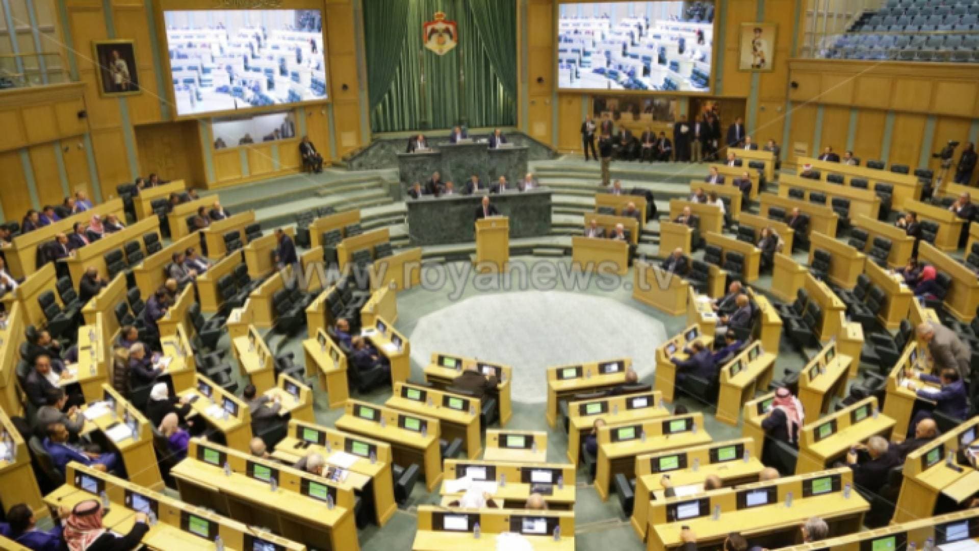 بالفيديو.. جدل تحت قبة البرلمان بسبب "سفر النواب"