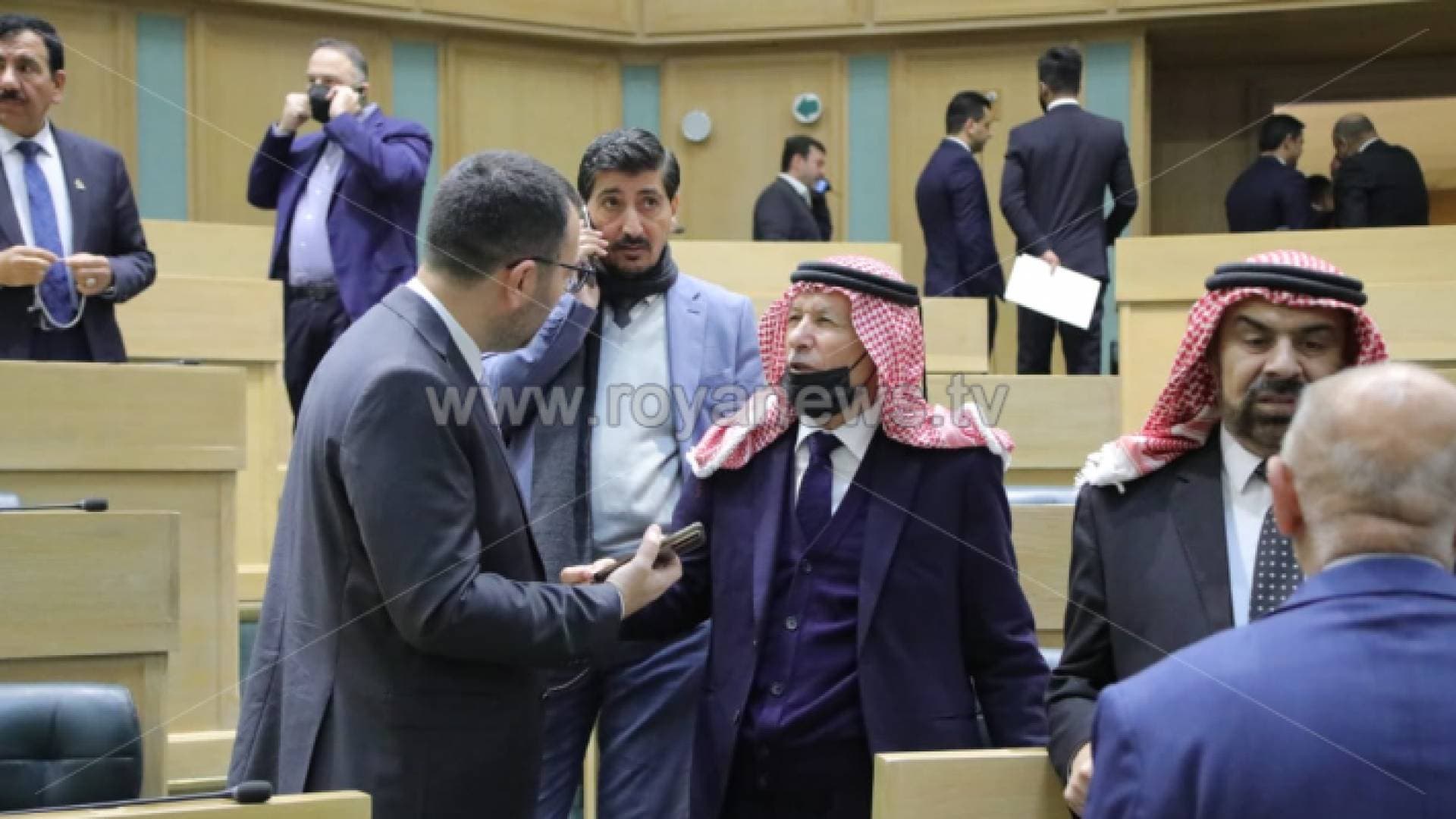 مذكرة نيابية تطالب بإقرار مكافأة نهاية خدمة لموظفي المجلس - وثيقة