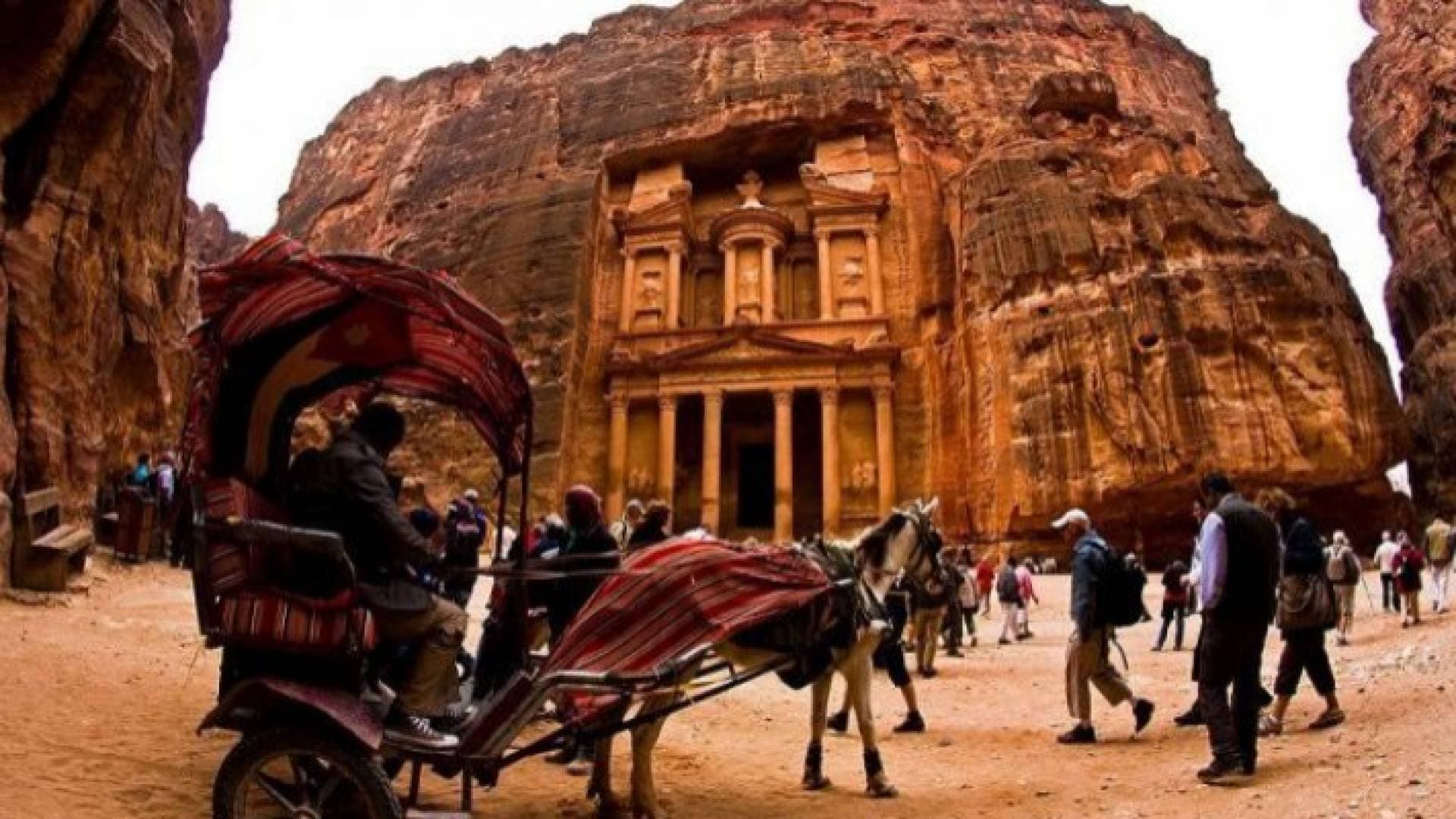البترا تسجل أعلى رقم للسياحة الأجنبية منذ بداية العام