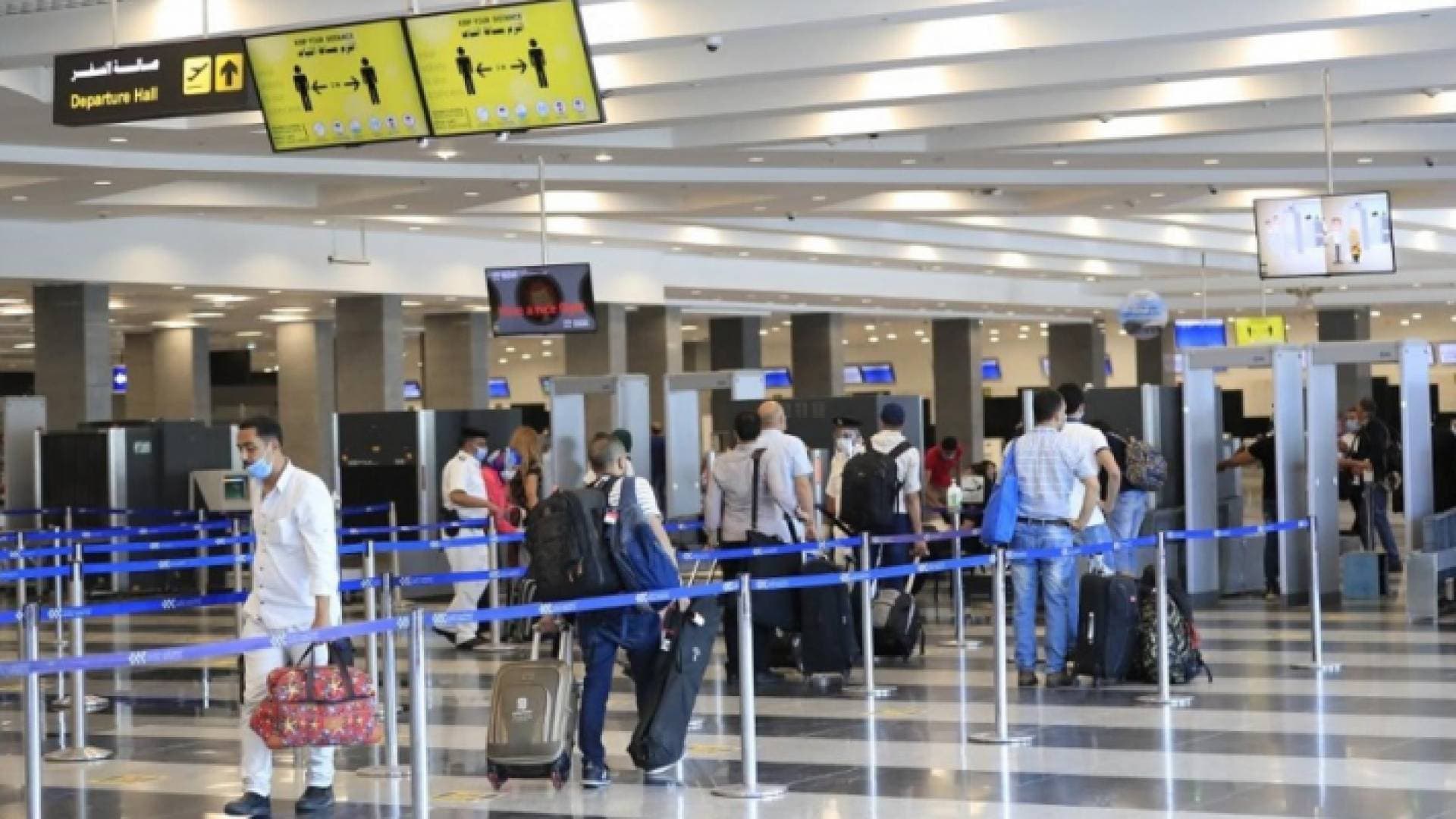 مصر ستضمن بقاء السياح الأوكرانيين والروس على أراضيها إلى حين عودتهم بأمان