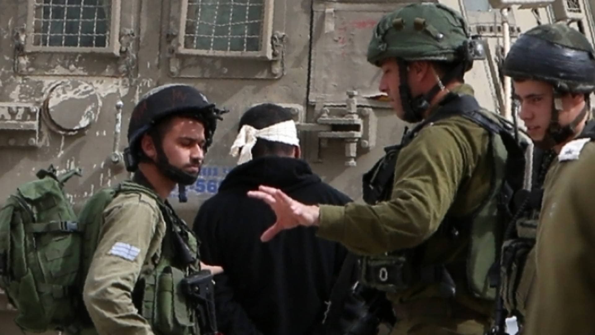 الاحتلال يعتقل فلسطينيا من القدس