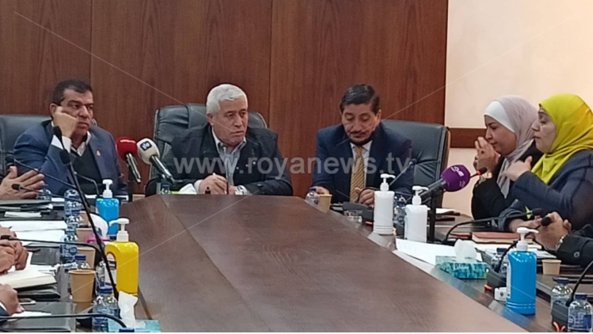 النائب الطراونة : تغيب وزراء عن مناقشة ملف الجمارك "غير مبرر"