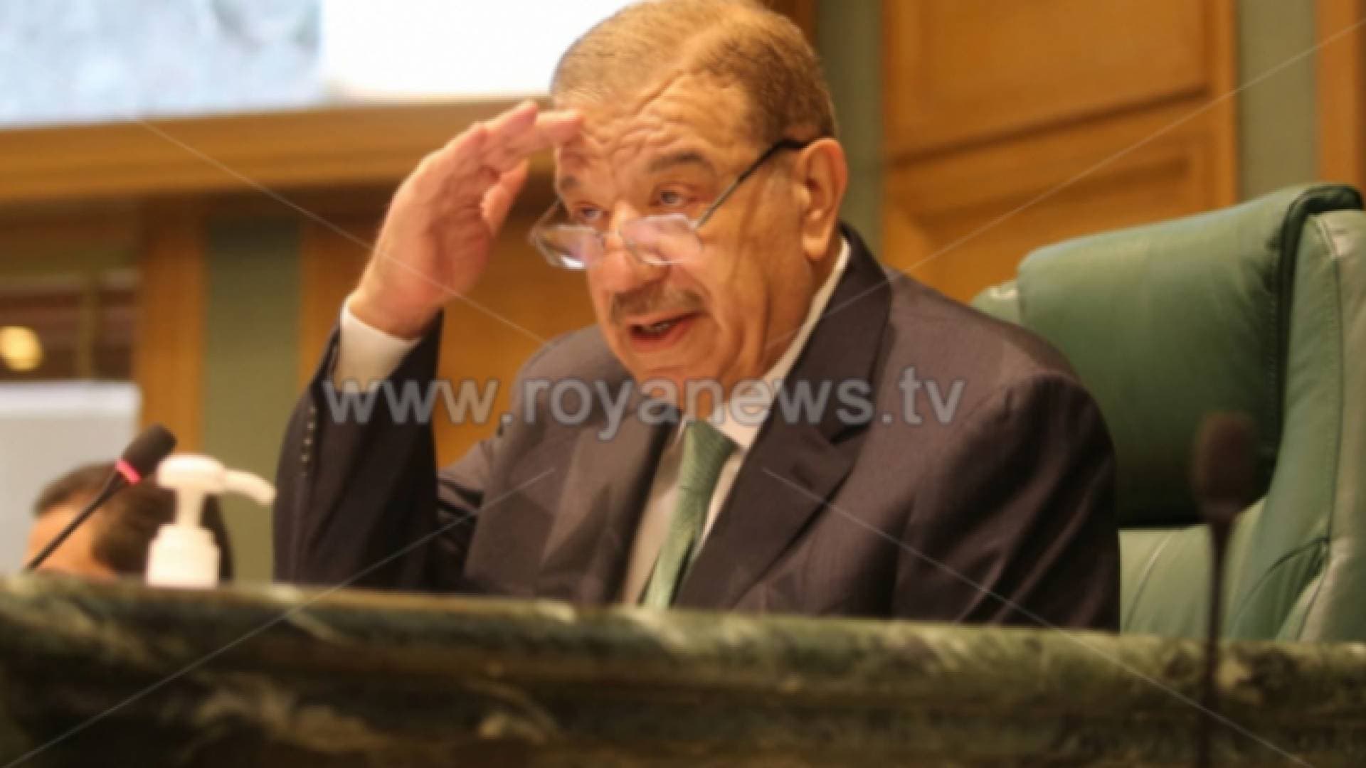 بالفيديو.. الدغمي يشتعل غضبا بسبب النصاب ويرفع جلسة النواب