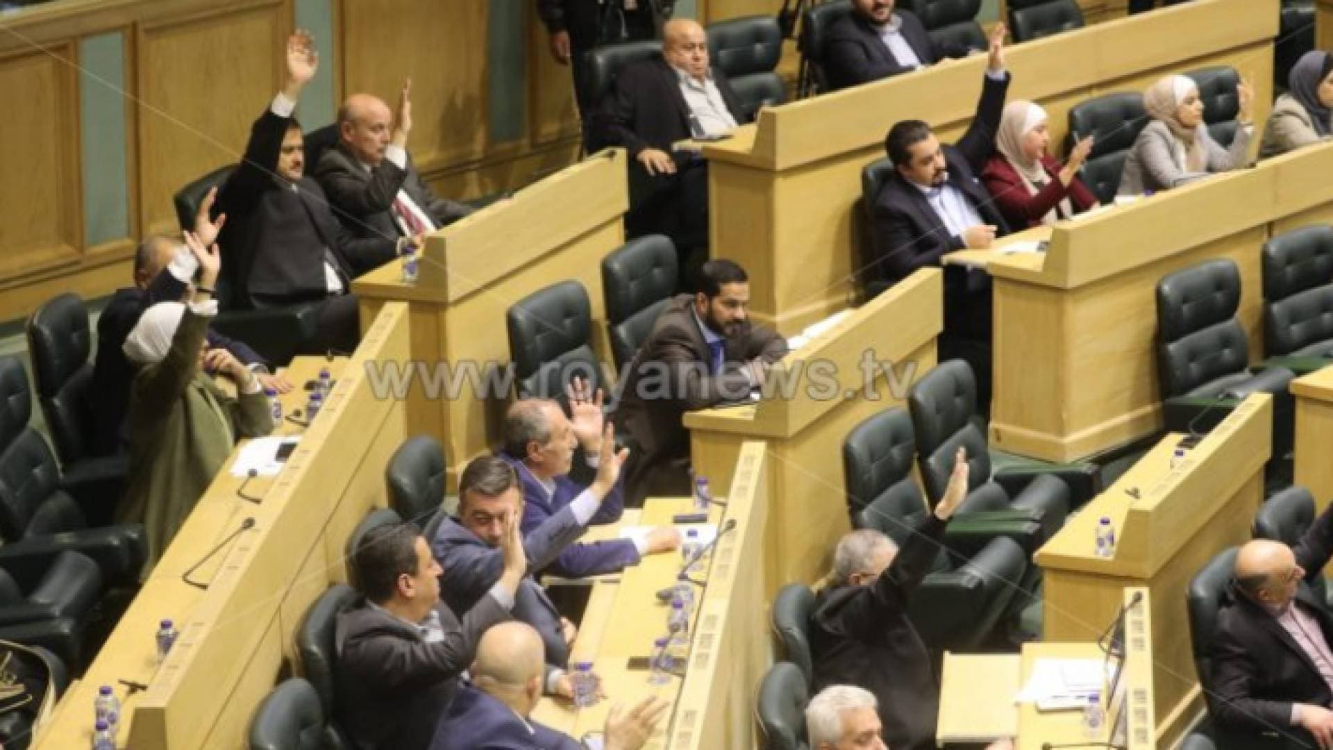 موافقة نيابية على"الرقابة على المنح والقروض"
