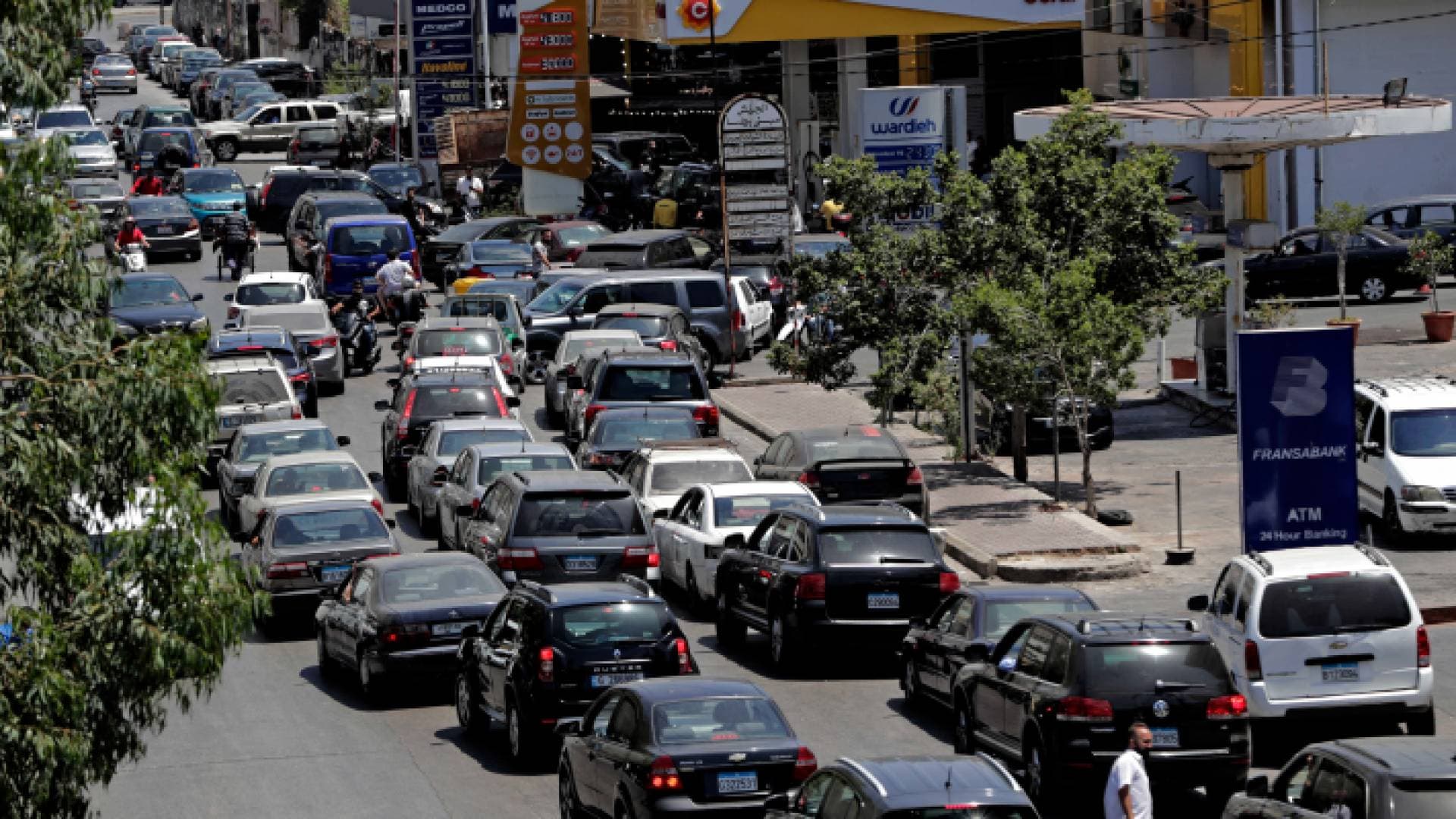 تجدد أزمة المحروقات في لبنان بسبب الأزمة الأوكرانية