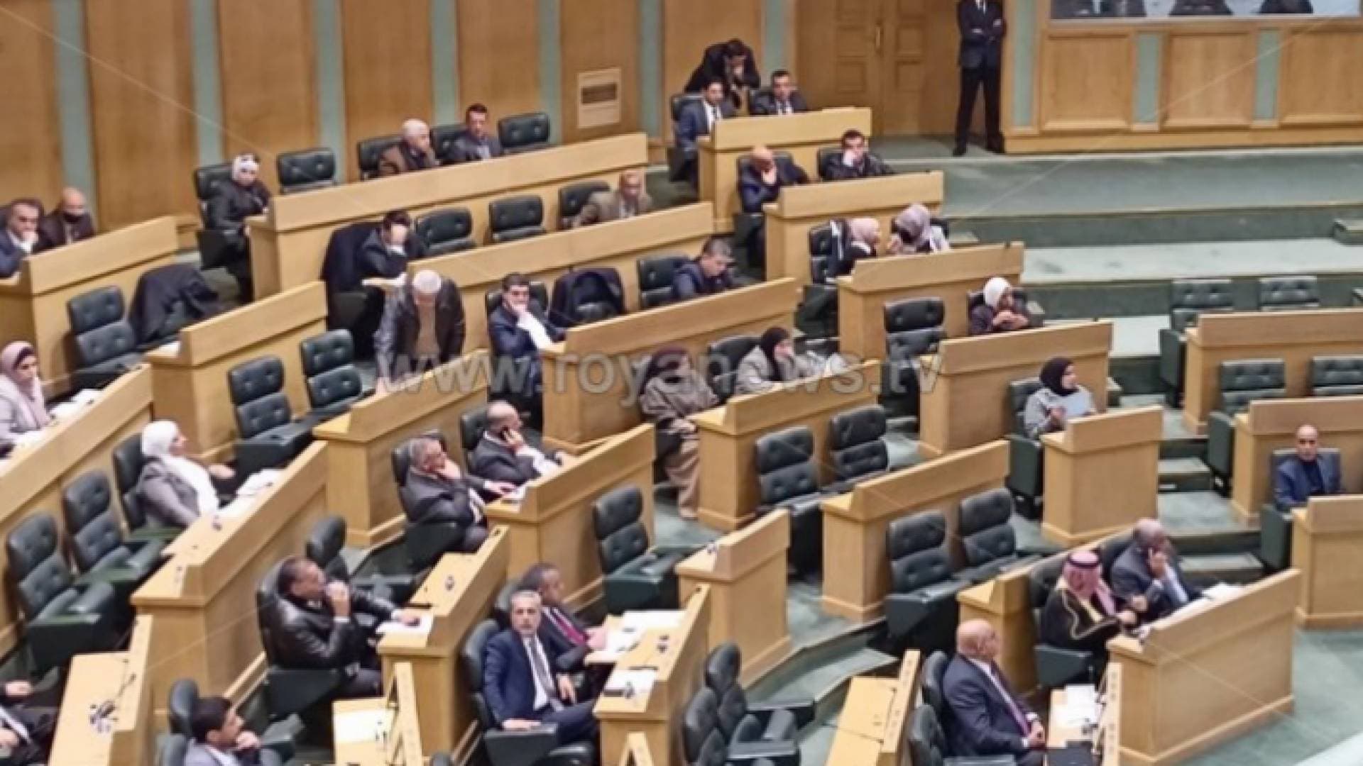 "النواب" يقر عدة مواد بمشروع قانون الأحزاب