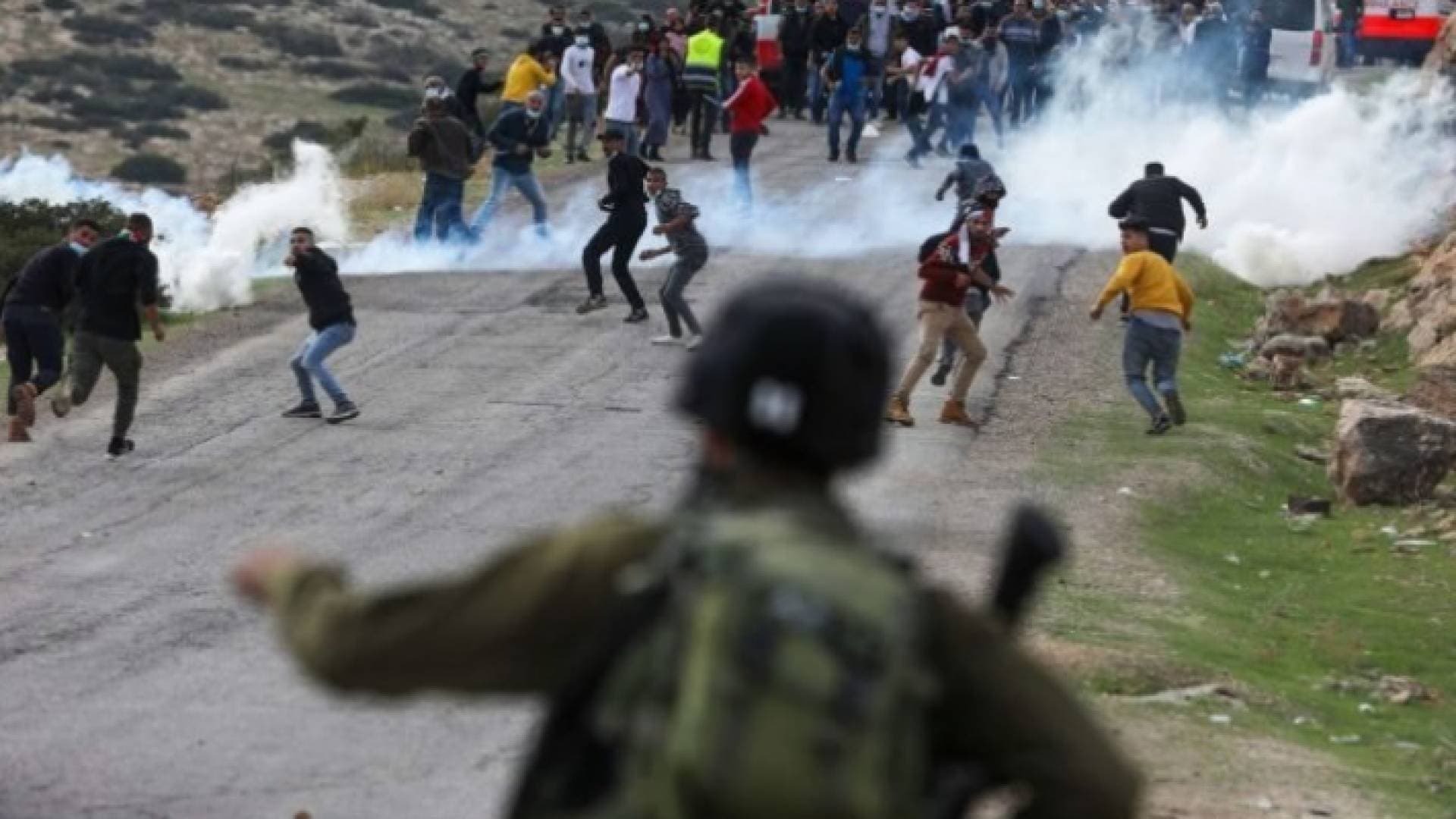 الاحتلال يصيب فلسطينيا بالرصاص ويعتقل اثنين آخرين في جنين