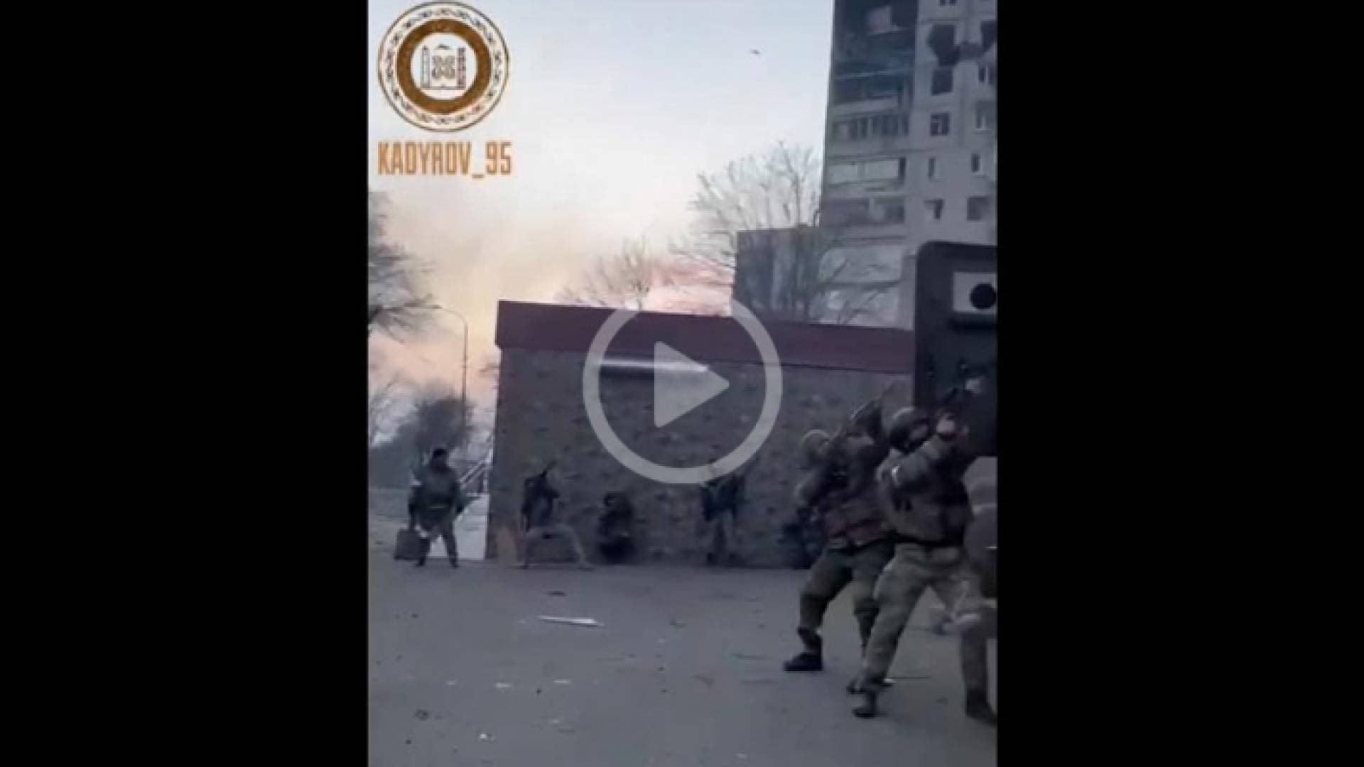 بالفيديو.. الرئيس الشيشاني ينشر فيديو لاشتباكات عنيفة يخوضها رجاله في ماريوبول الأوكرانية